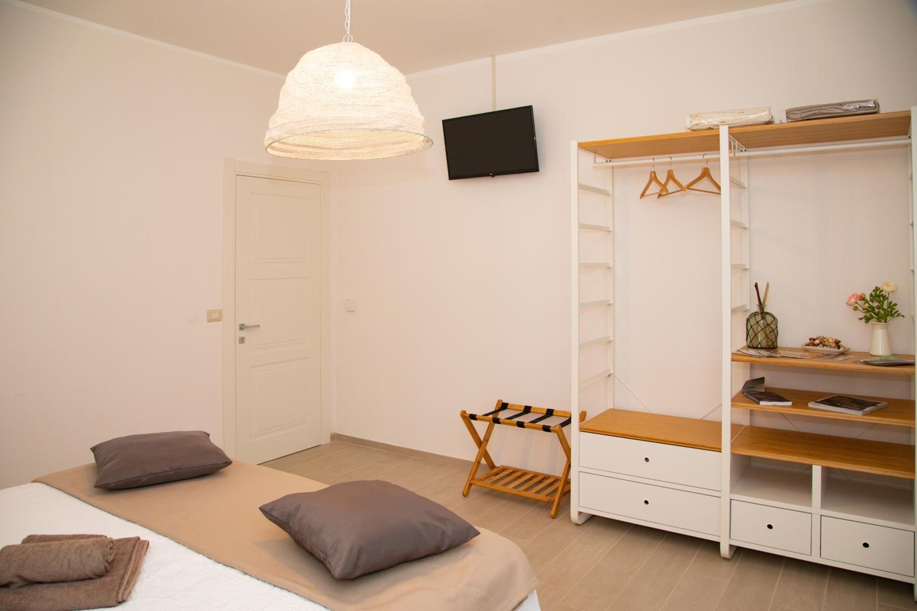 Double or Twin Room with Garden View - Photo 11