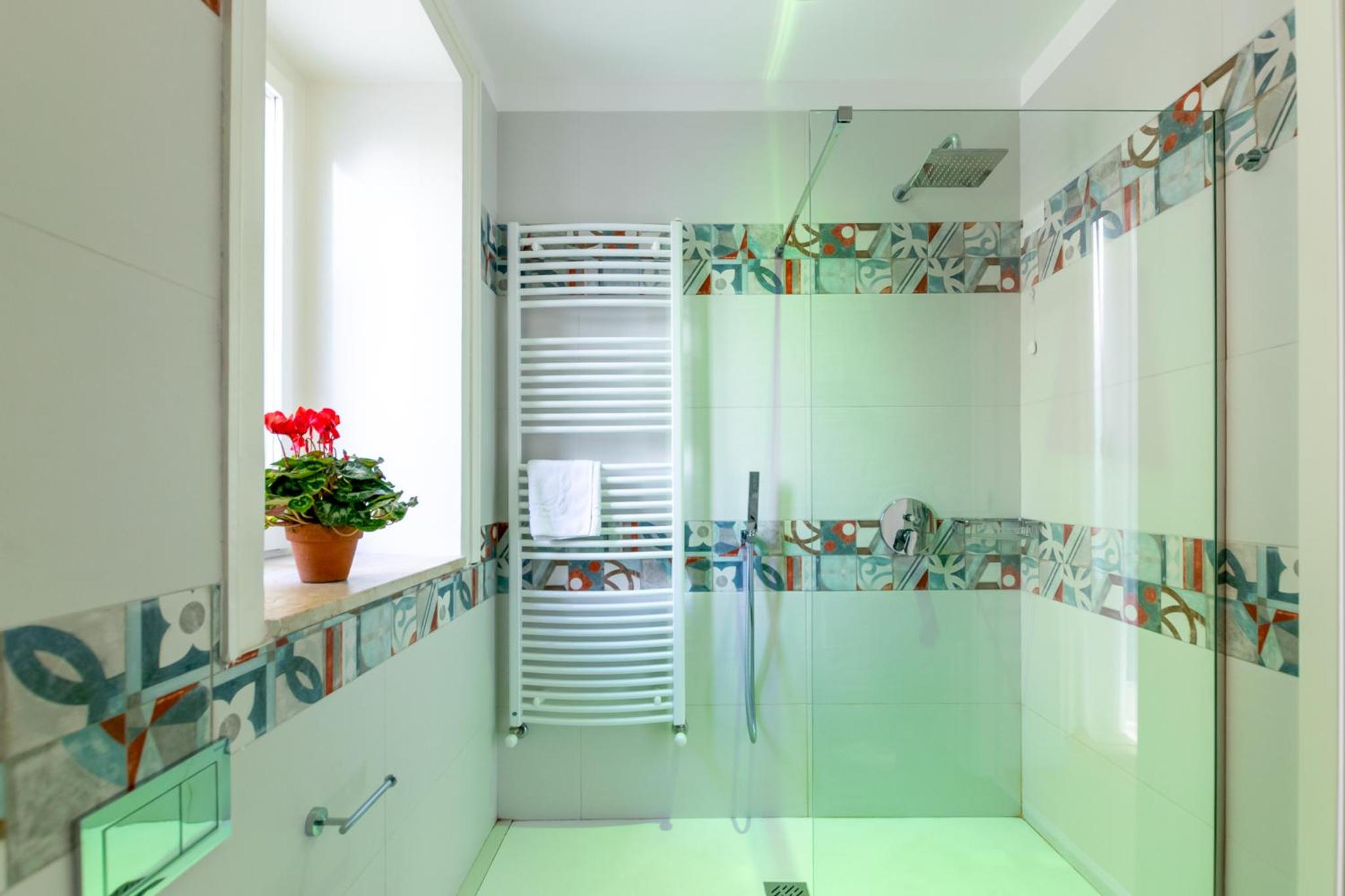 Deluxe Suite - Photo 24