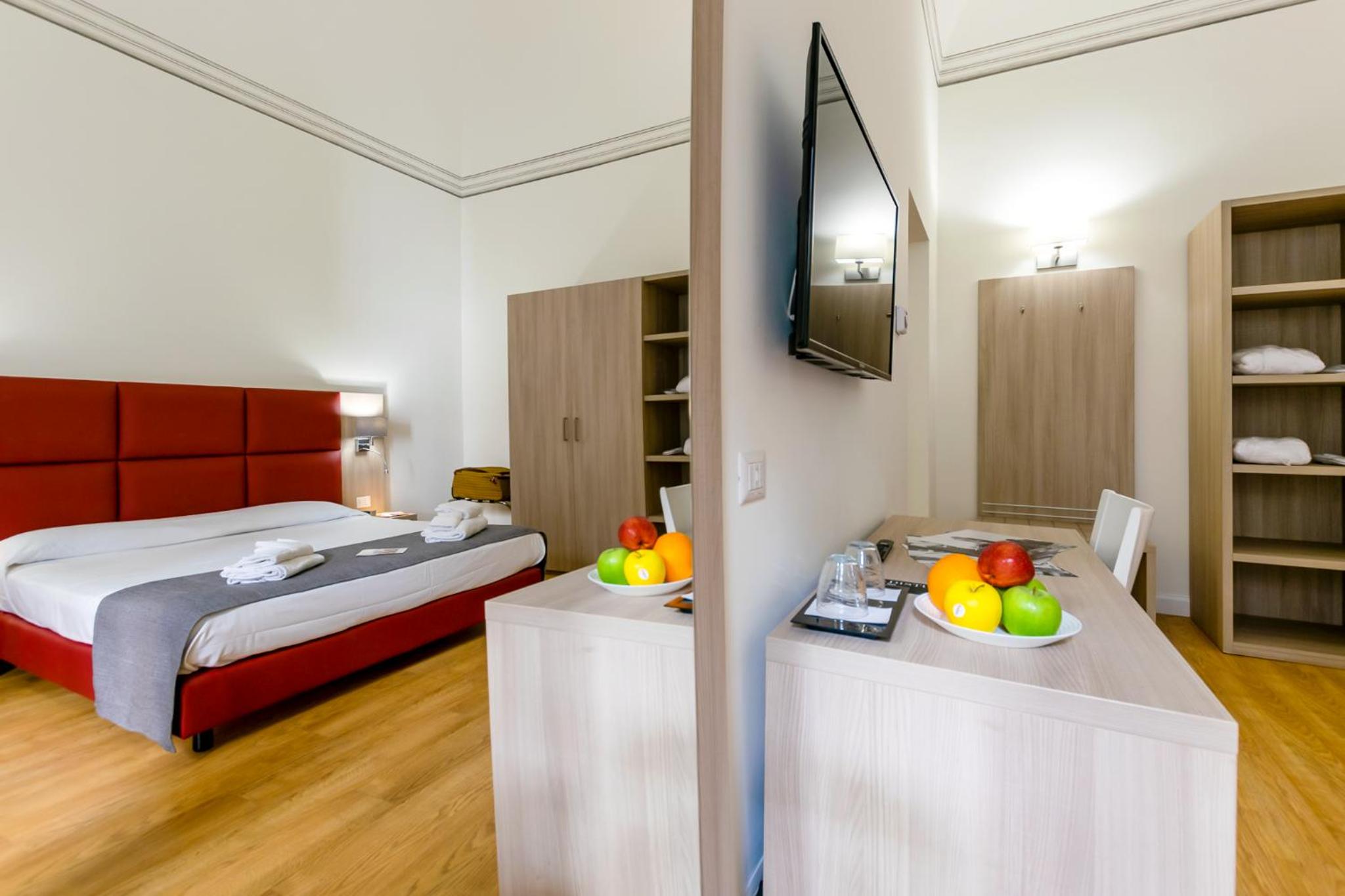 Deluxe Double or Twin Room with Balcony - Photo 11