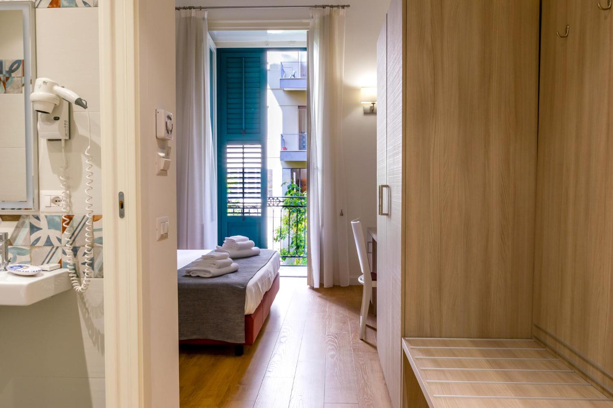 Deluxe Double or Twin Room with Balcony - Photo 33