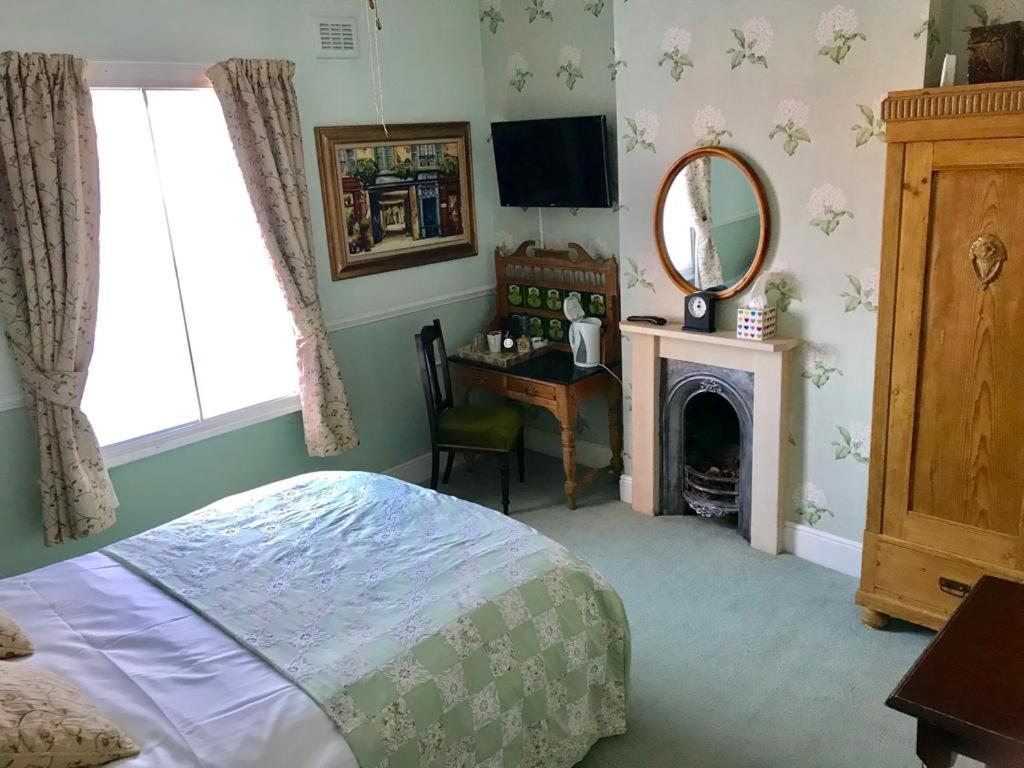 Budget Double Room - Photo 3