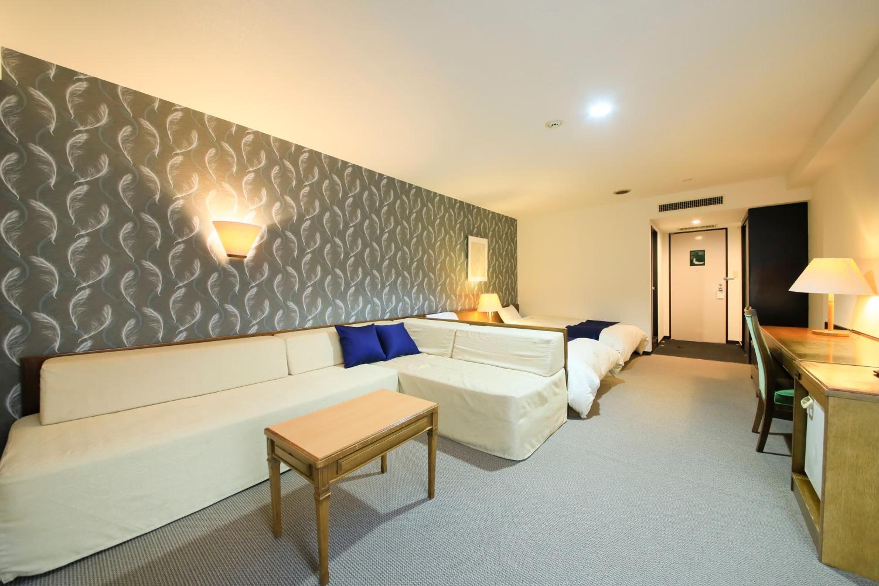 Economy Twin Room - Non-Smoking - Photo 6