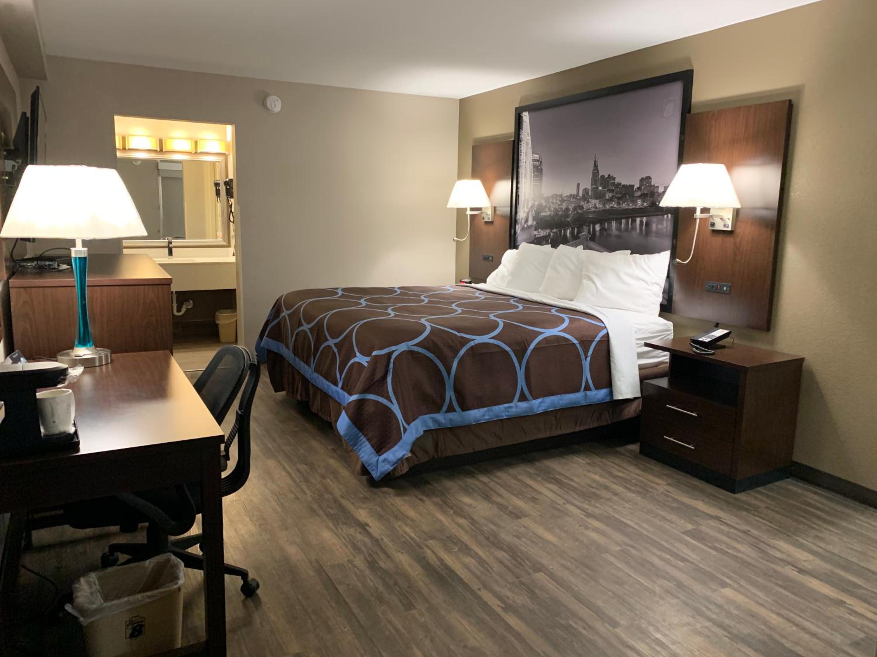 King Room - Non-Smoking - Photo 1