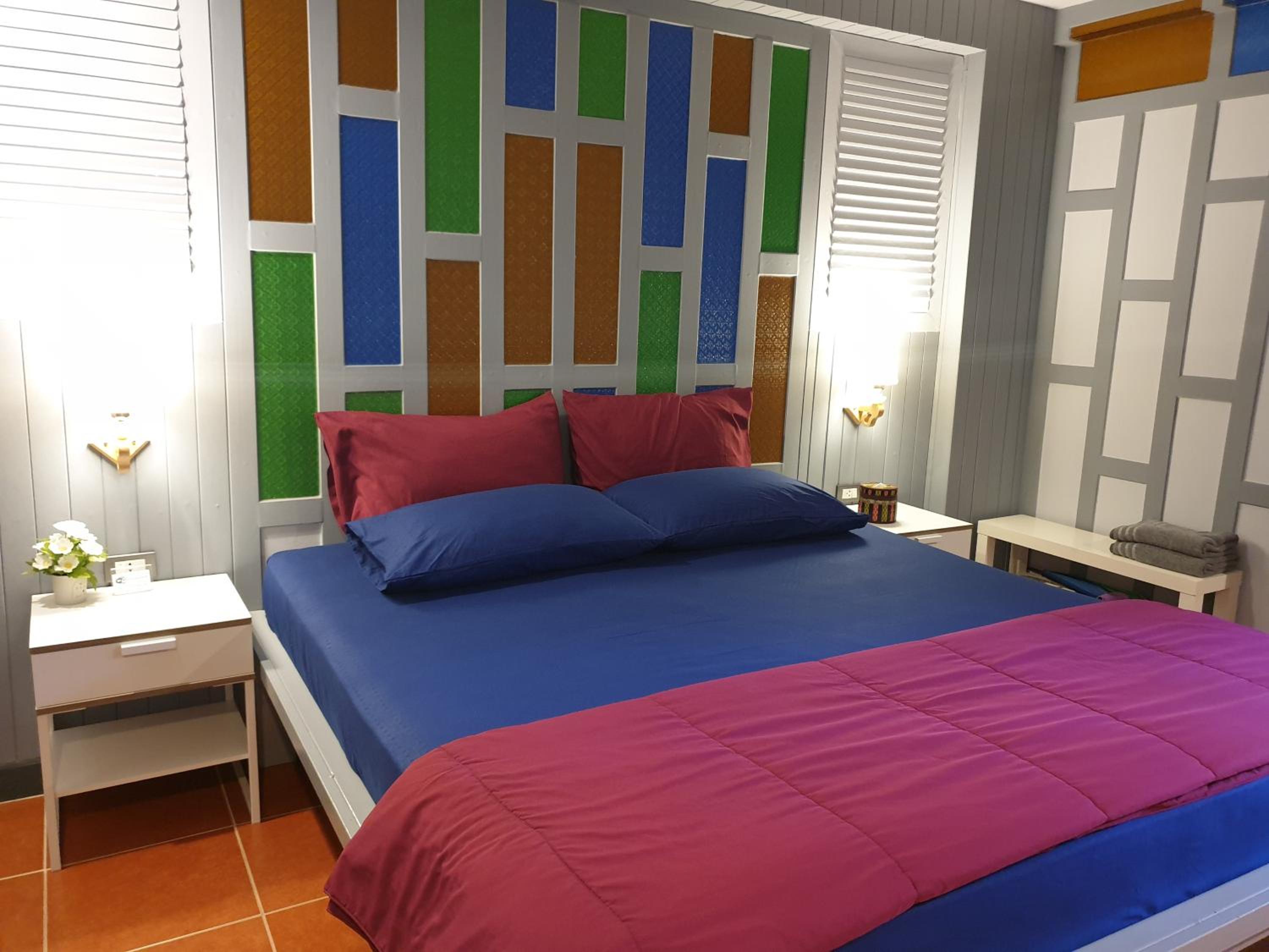 Standard King Room - Room Only - Photo 8