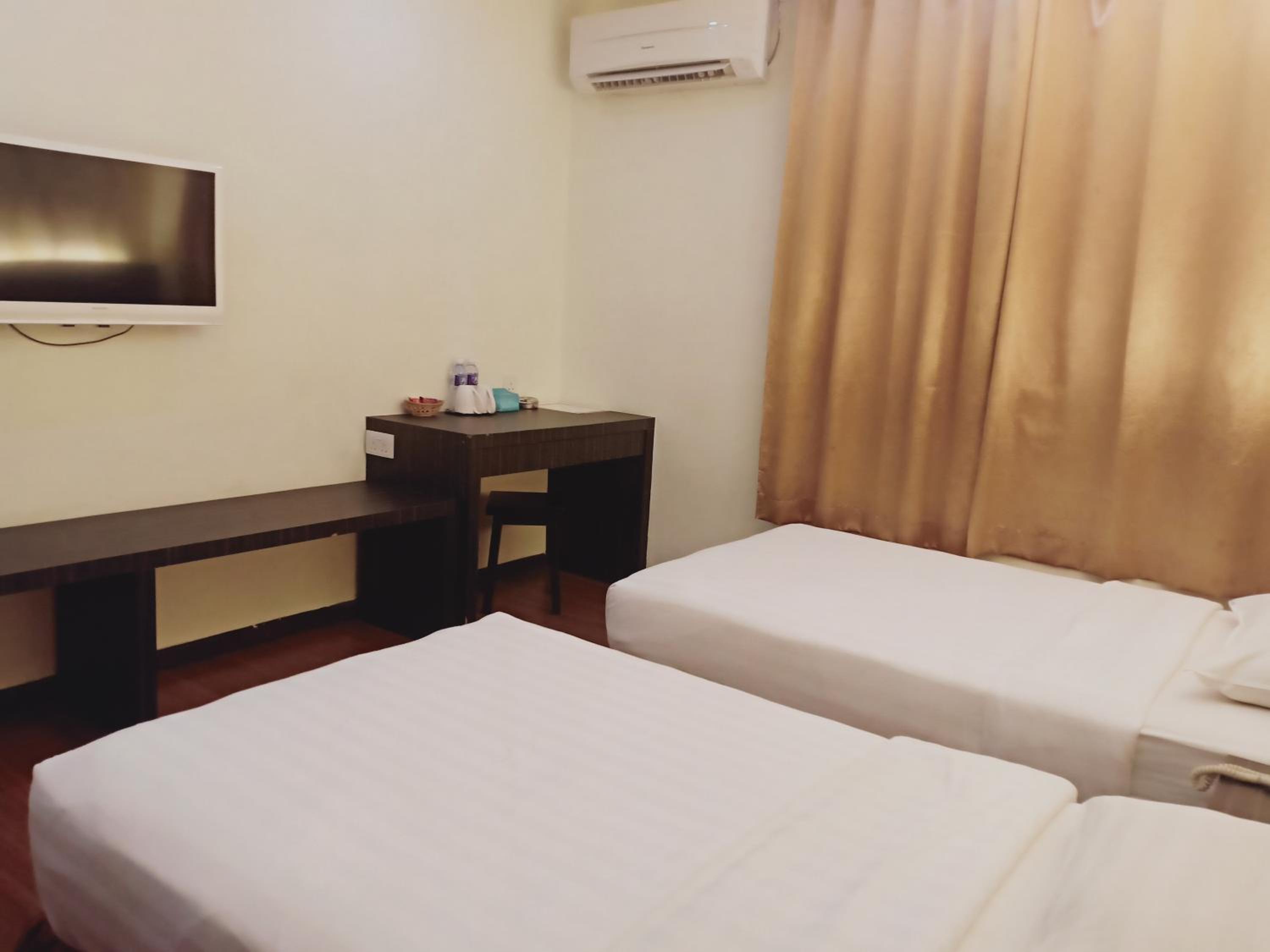 Deluxe Double or Twin Room photo 2