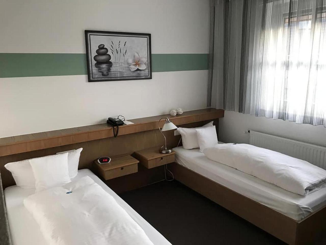 Twin Room - Photo 1