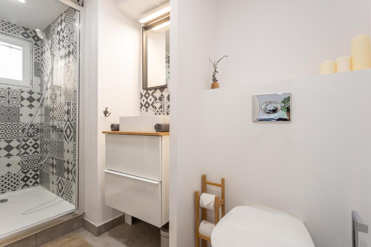 One-Bedroom Apartment photo 3