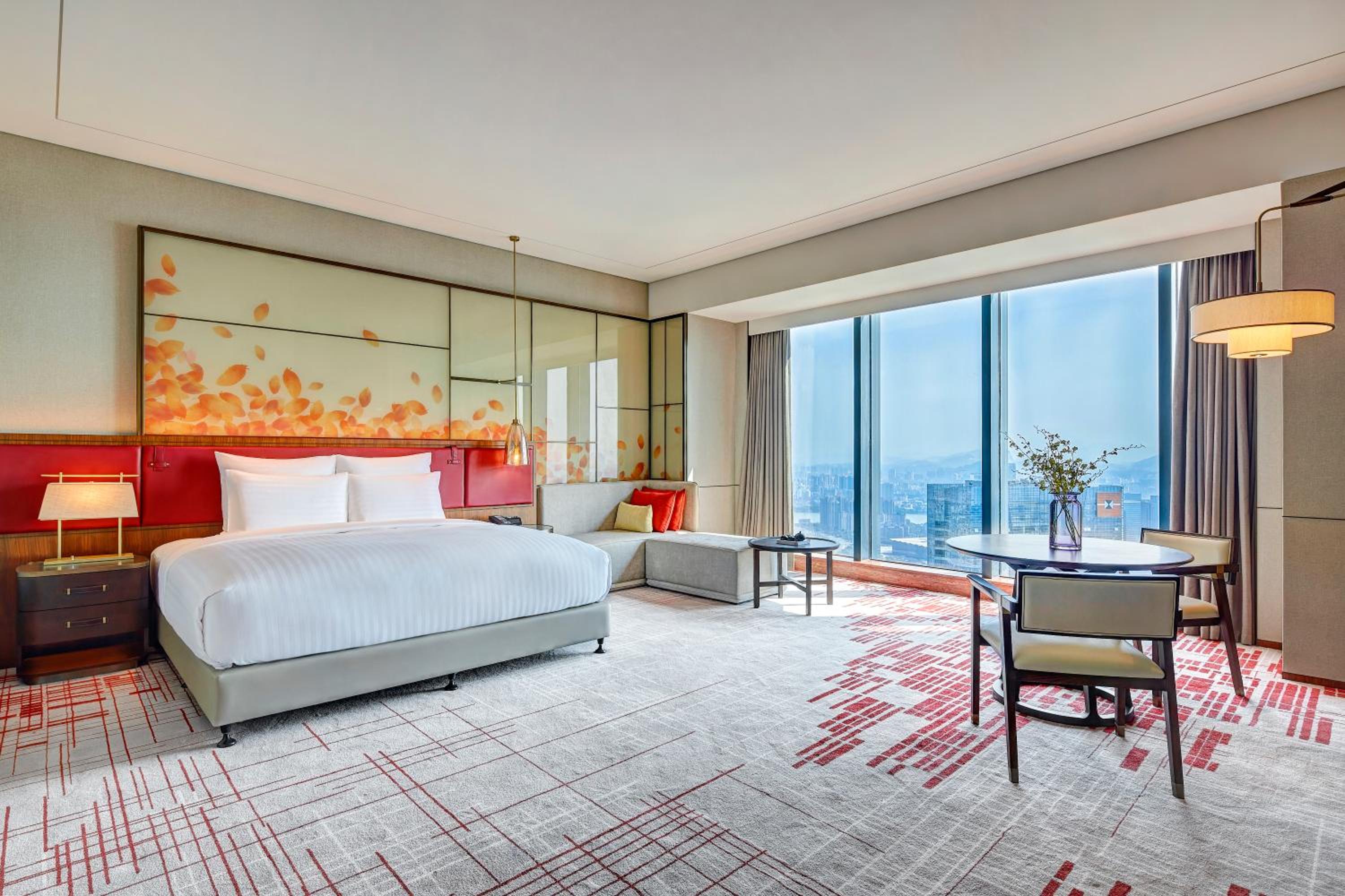 Premier Deluxe King Room with River View and Lounge Access - High Floor - Photo 1
