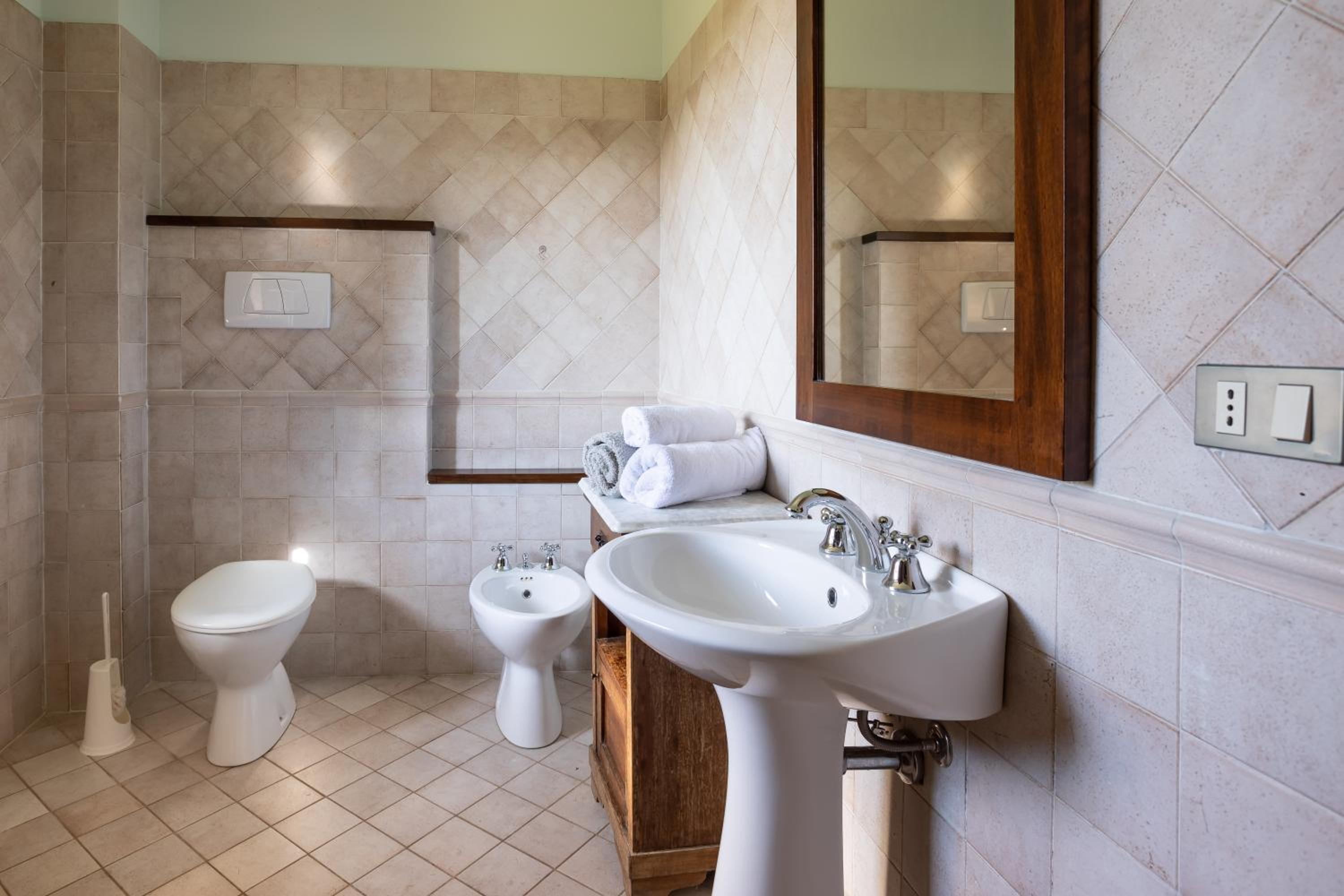 Quadruple Room with Private Bathroom photo 3