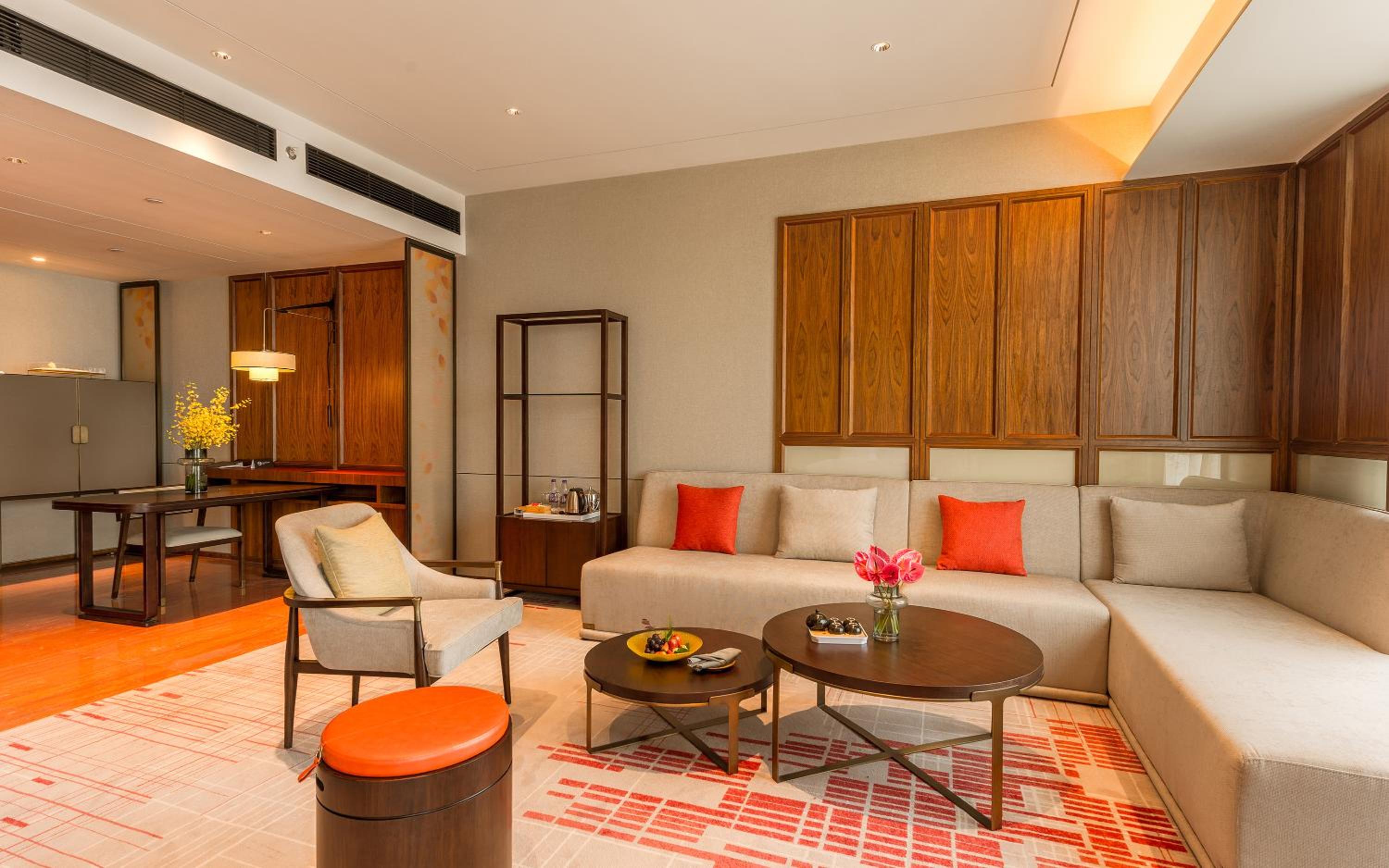 Deluxe King Suite with River View and Lounge Access - High Floor - Photo 5