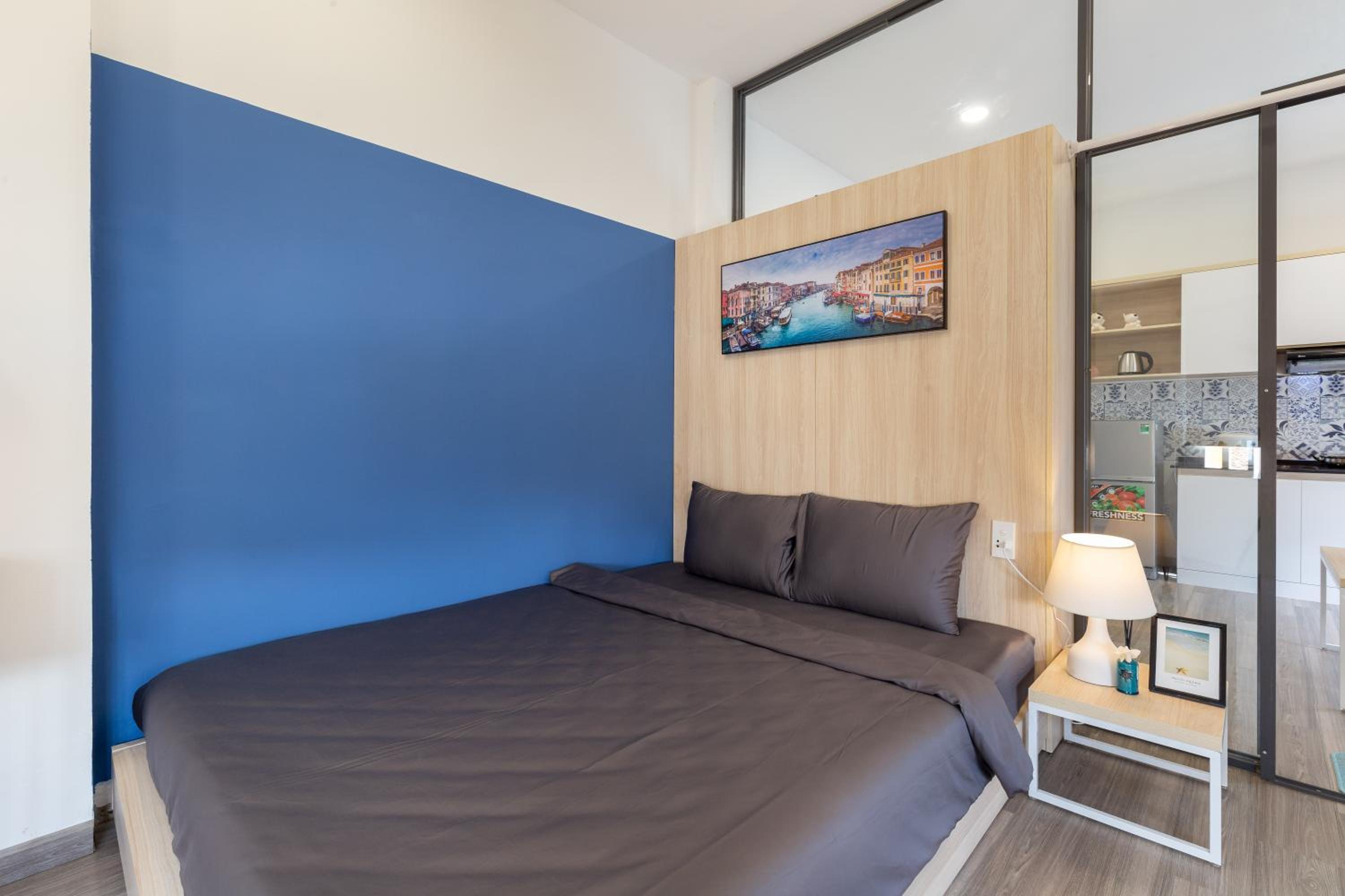 One-Bedroom Apartment photo 3