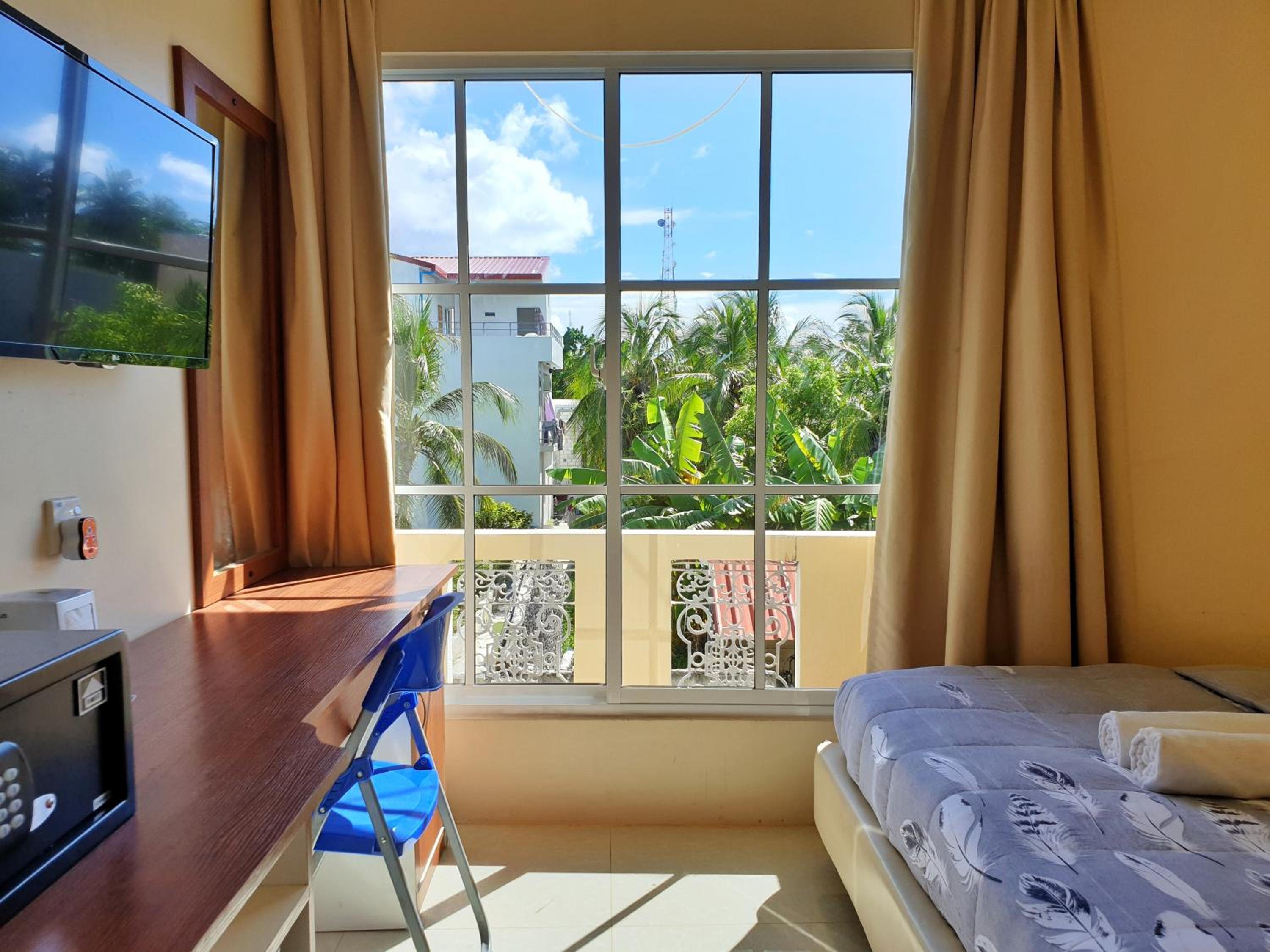 Deluxe Double Room photo 2