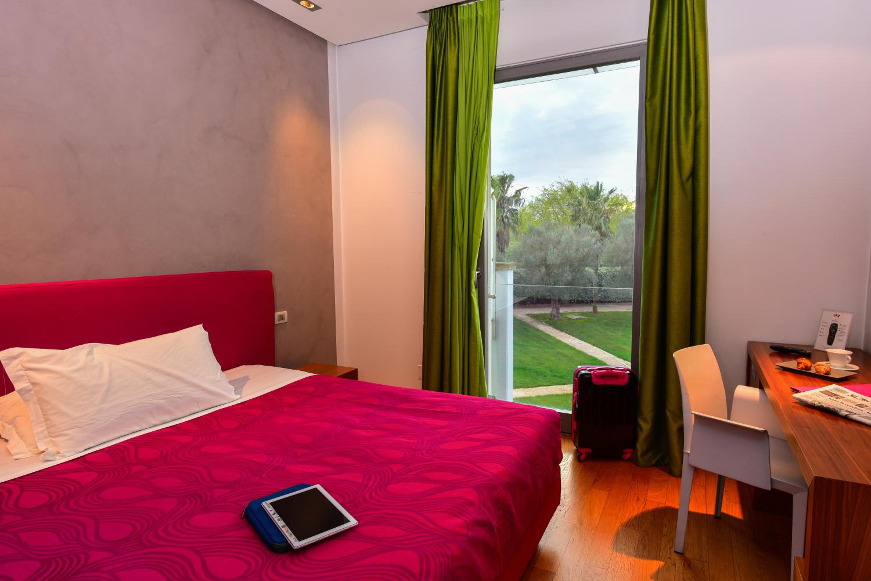 Standard Double or Twin Room - Photo 1