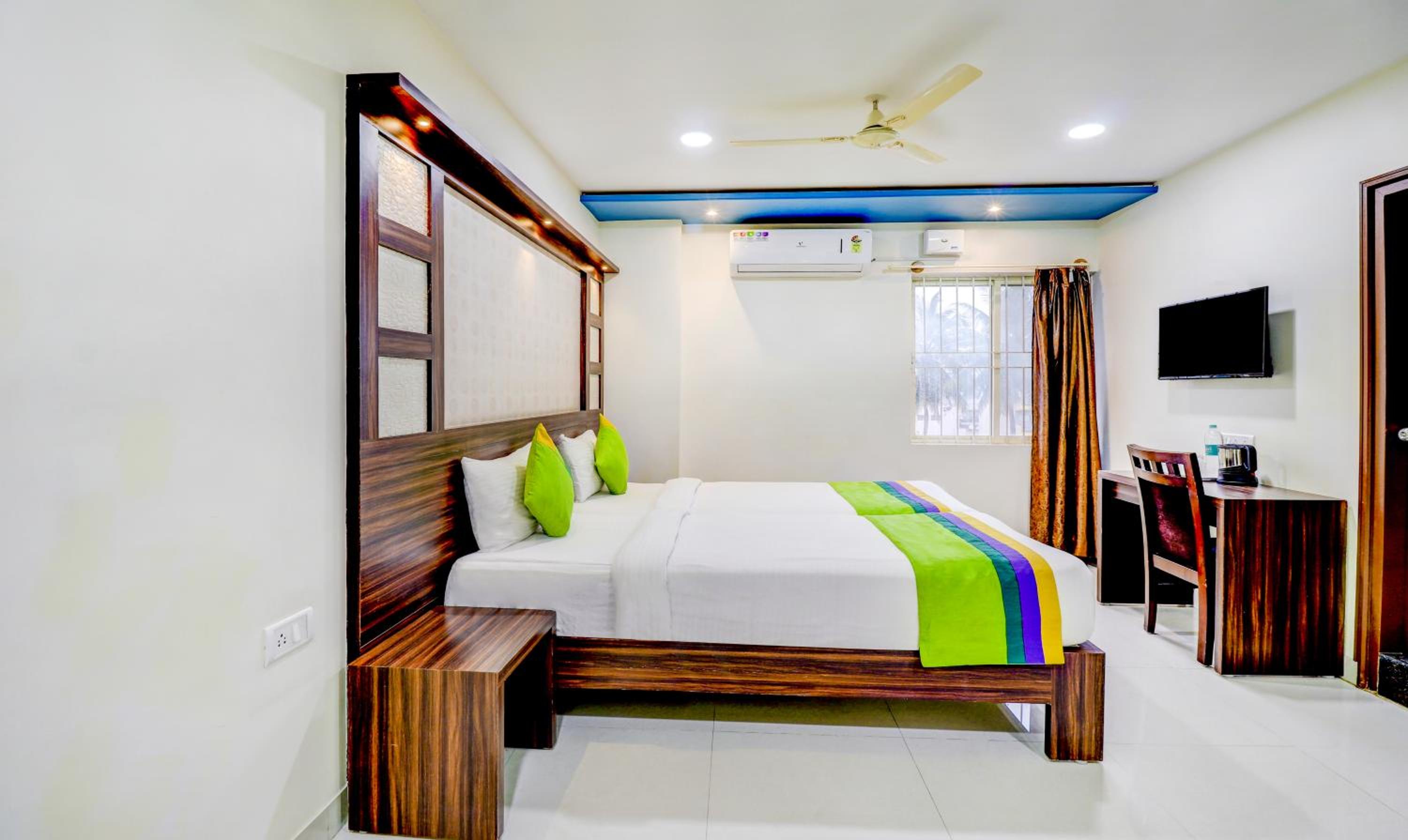 Deluxe Room - Photo 5