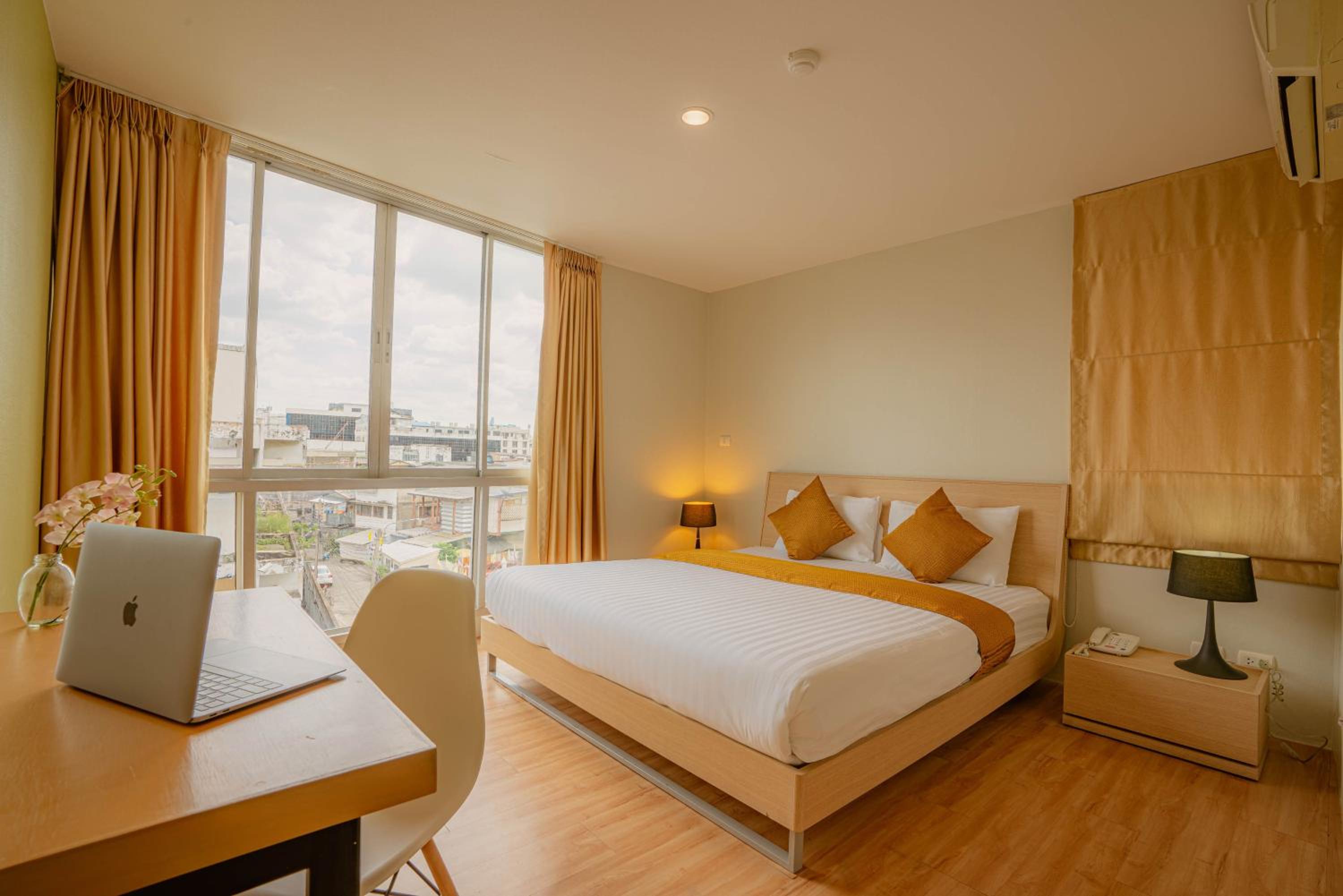One-Bedroom Suite photo 1