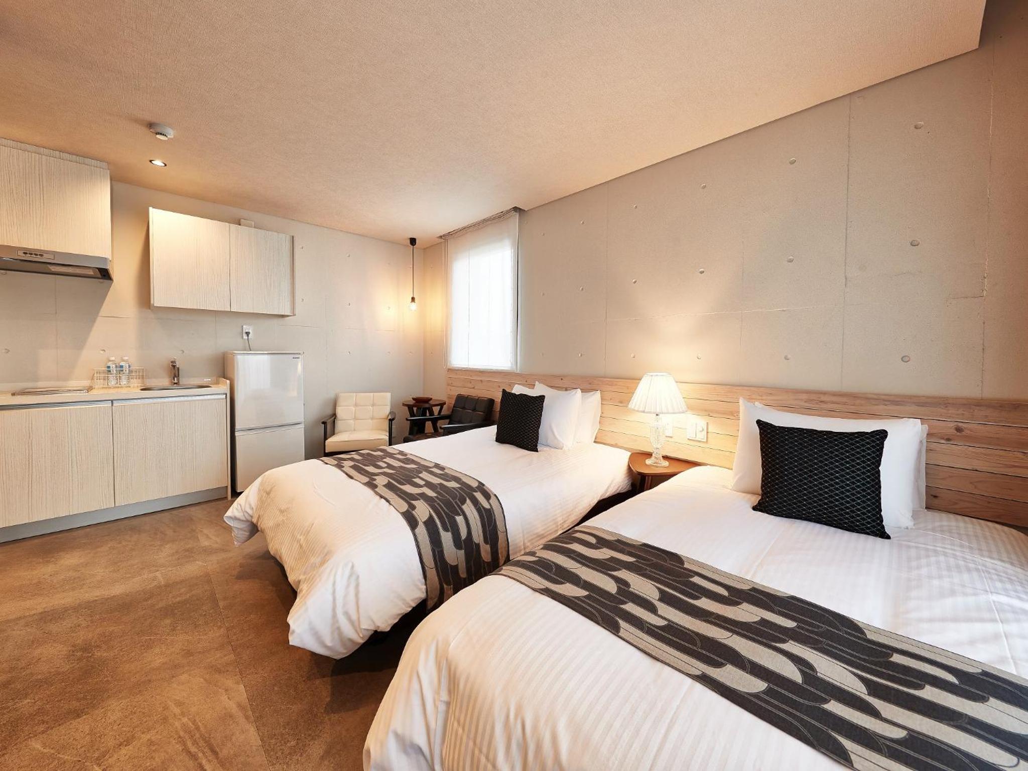 Standard Twin Room - Photo 9