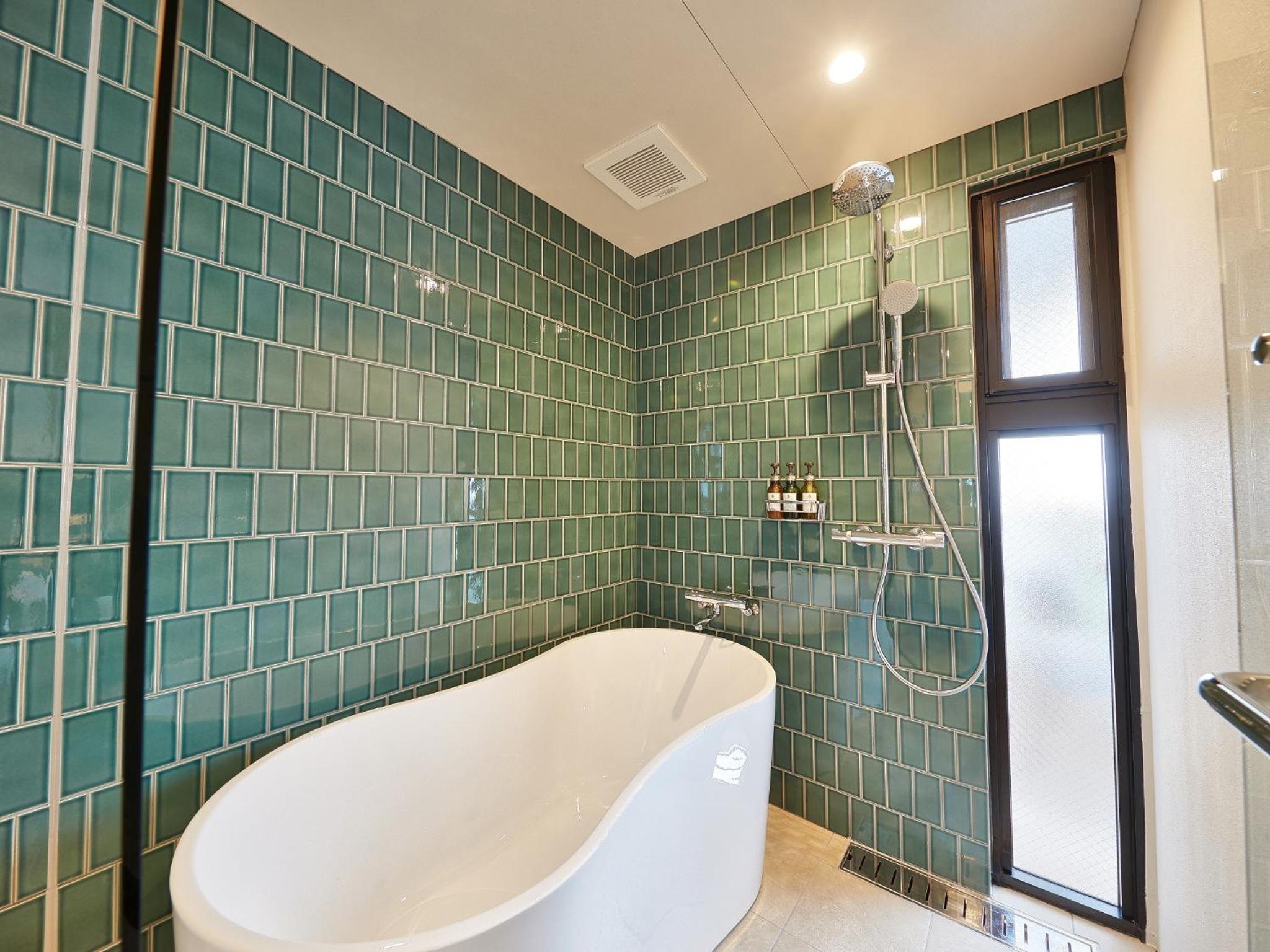 Standard Twin Room - Photo 10