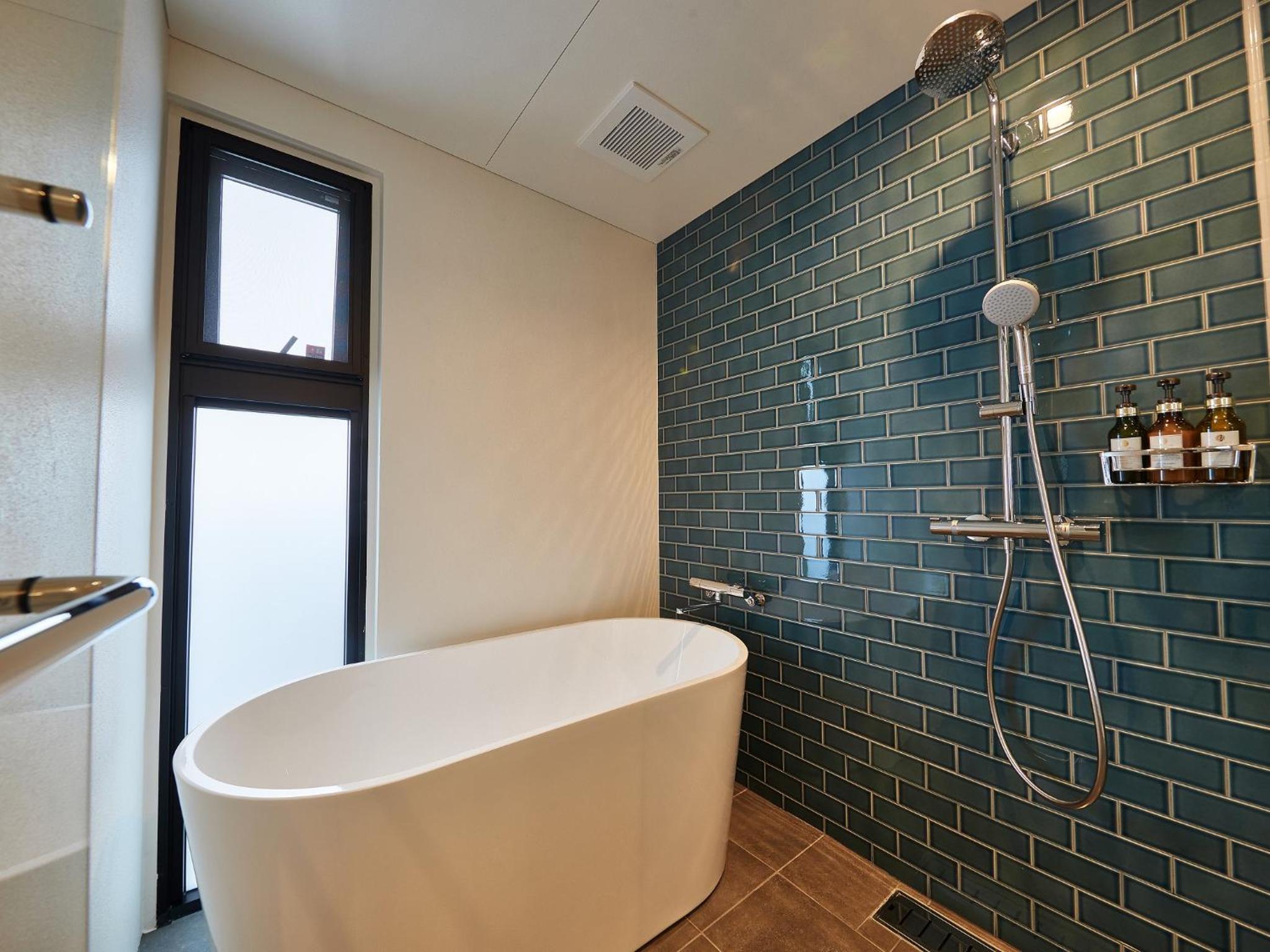 Standard Twin Room - Photo 13