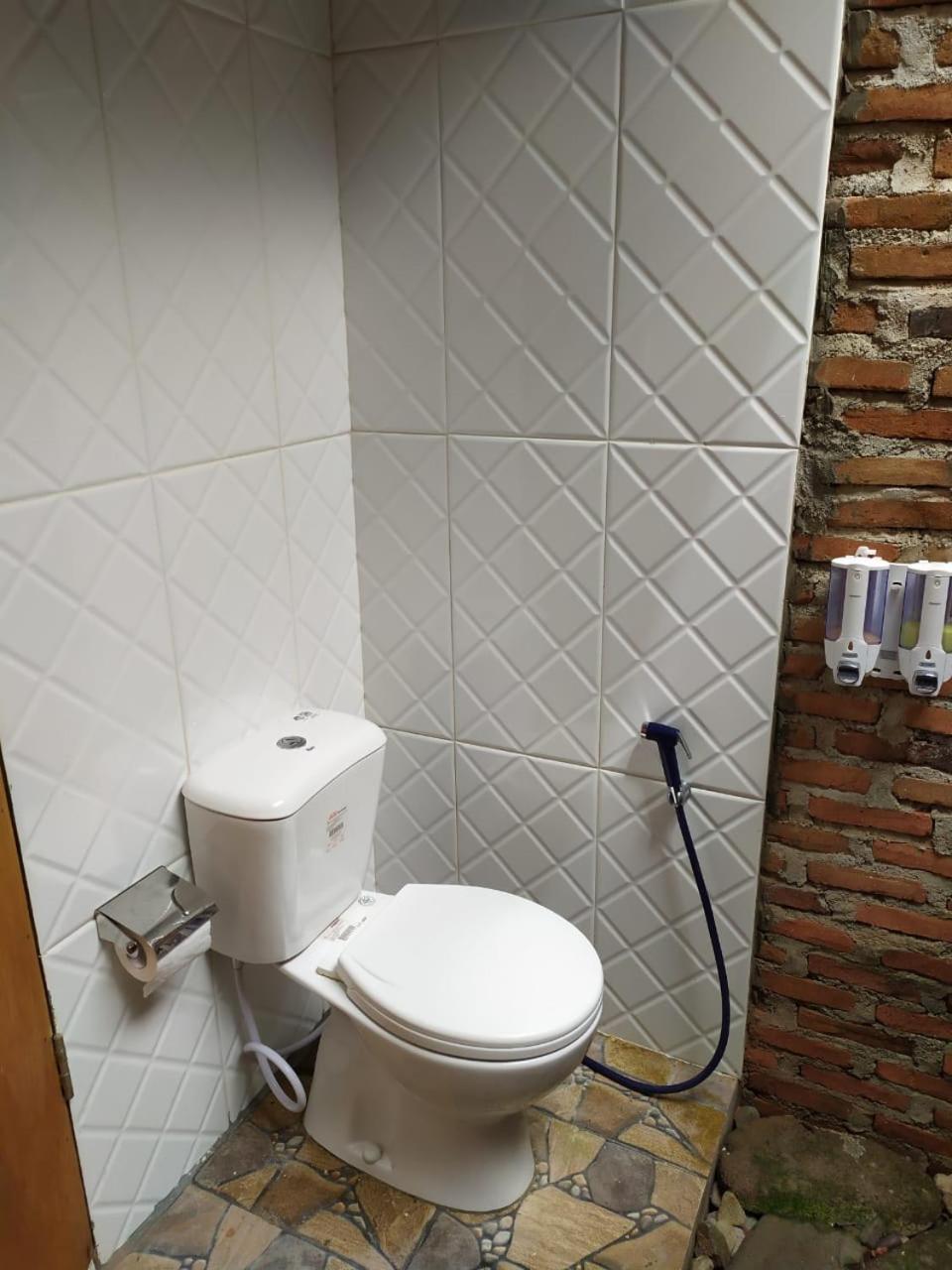 Budget Double Room - Photo 8