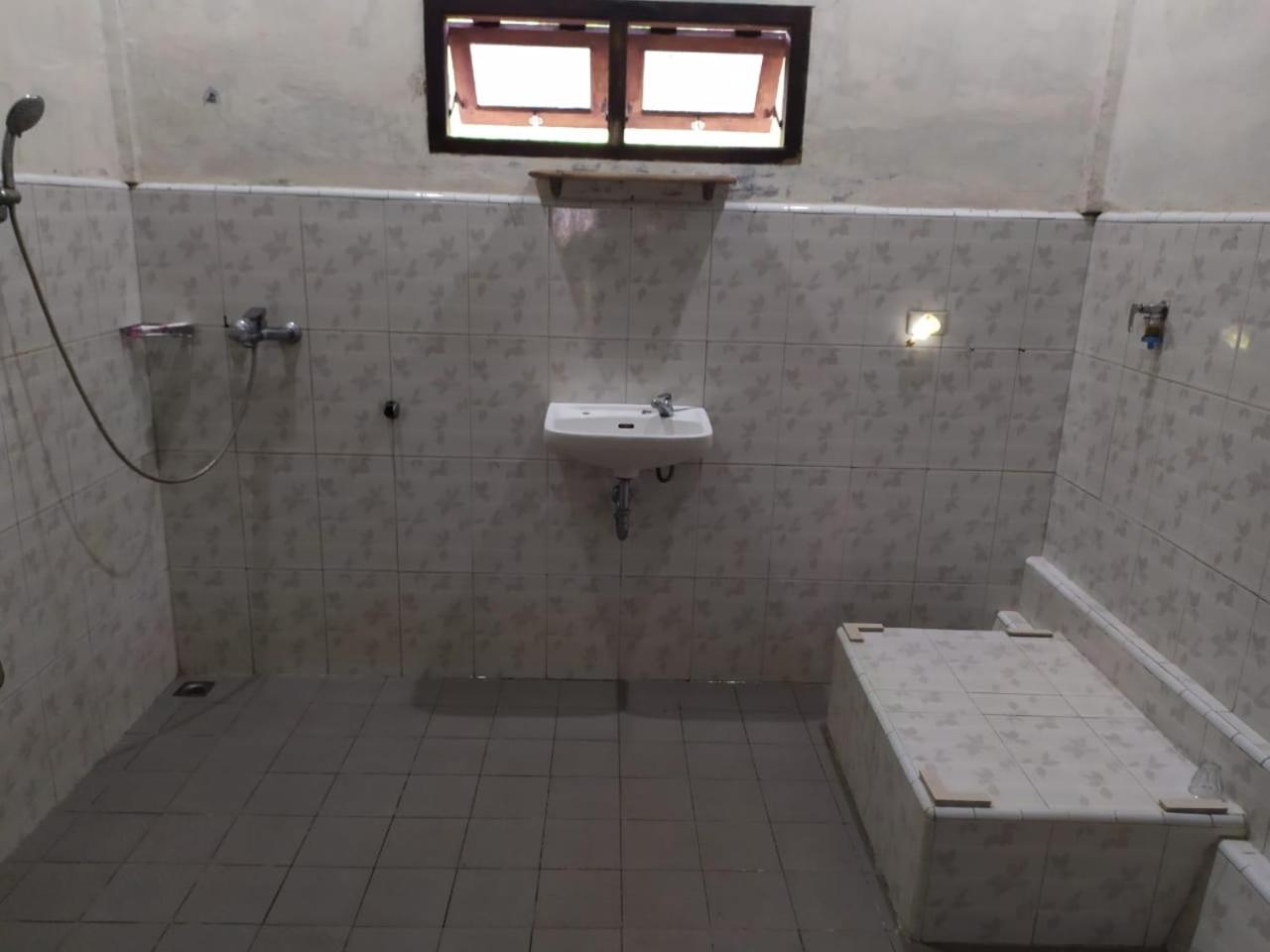 Deluxe Double Room (2 Adults + 1 Child) photo 3