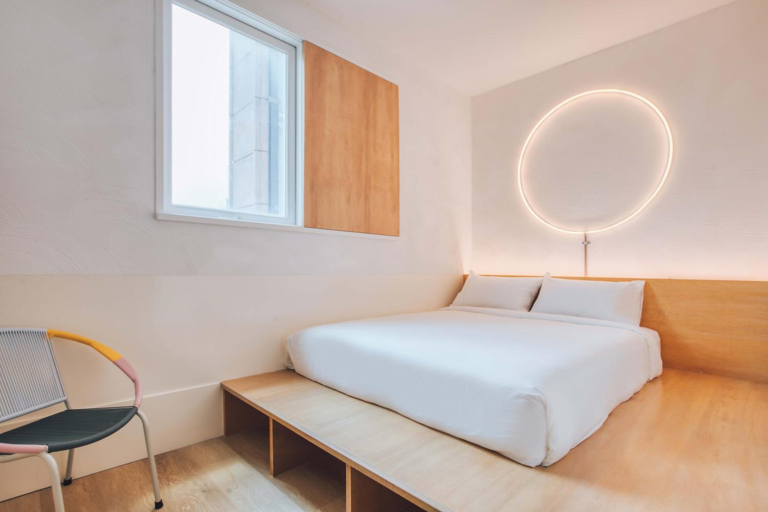 Crashpad - City View photo 3