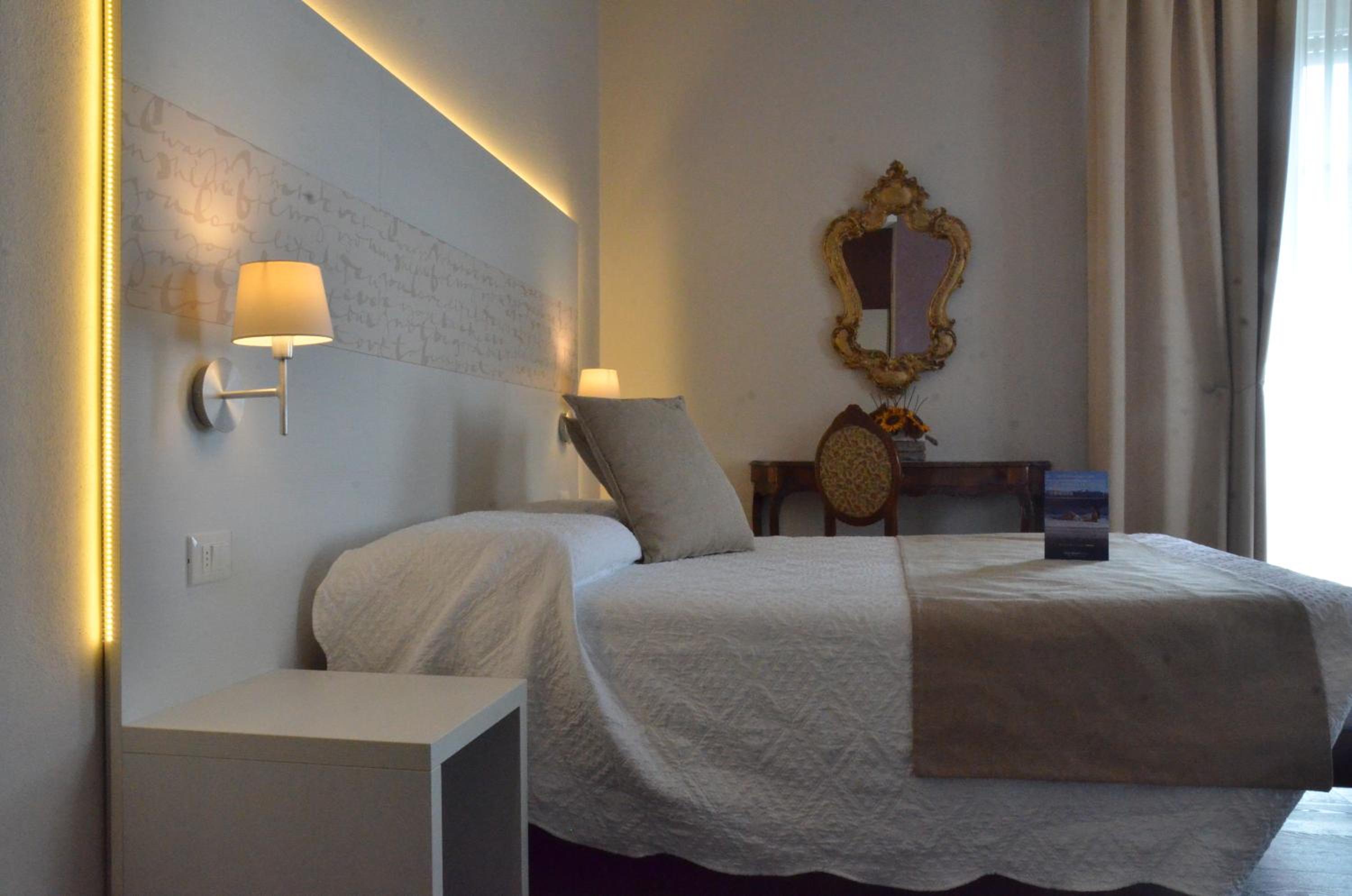 Deluxe Triple Room photo 2