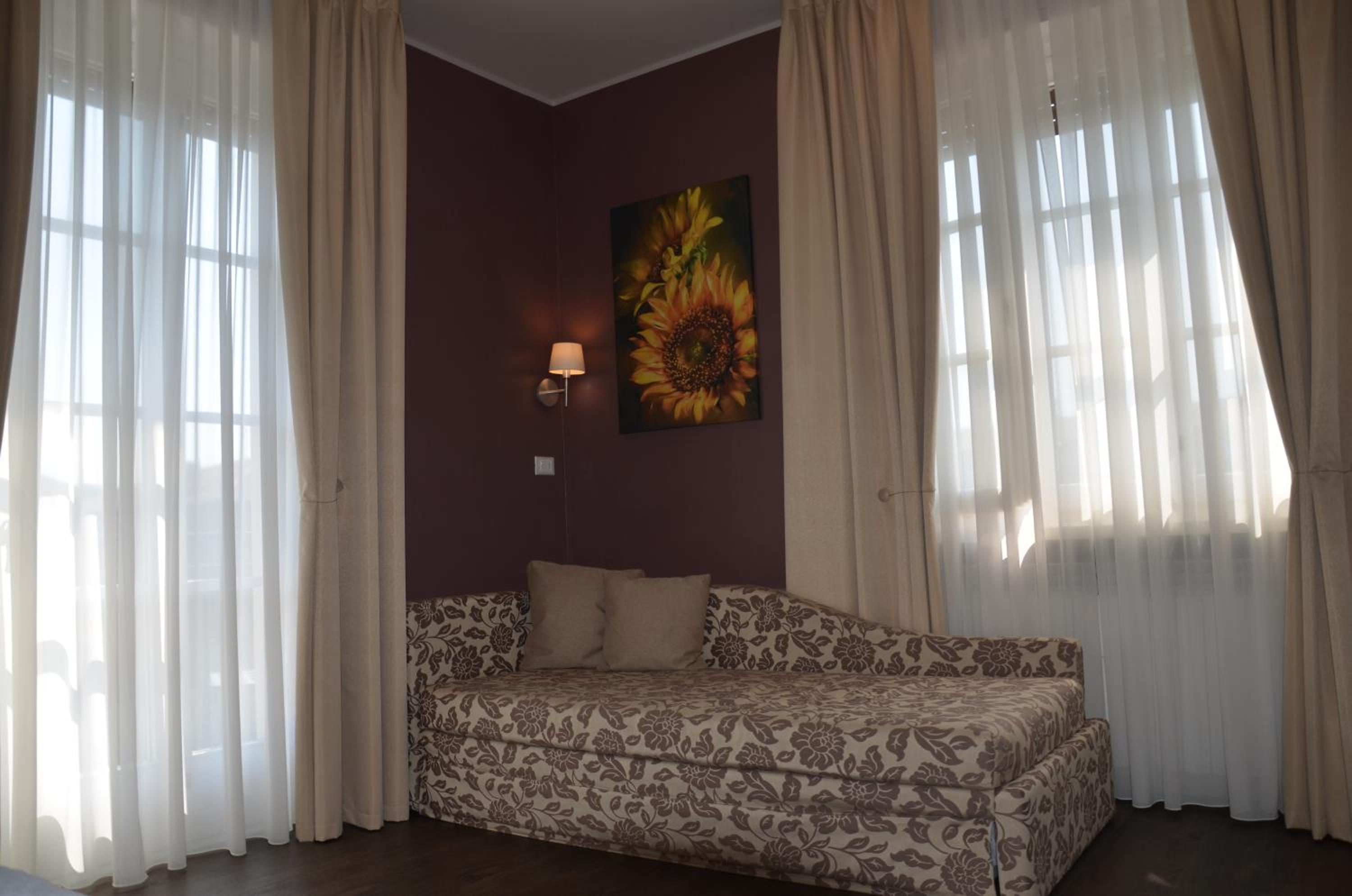 Deluxe Triple Room photo 3