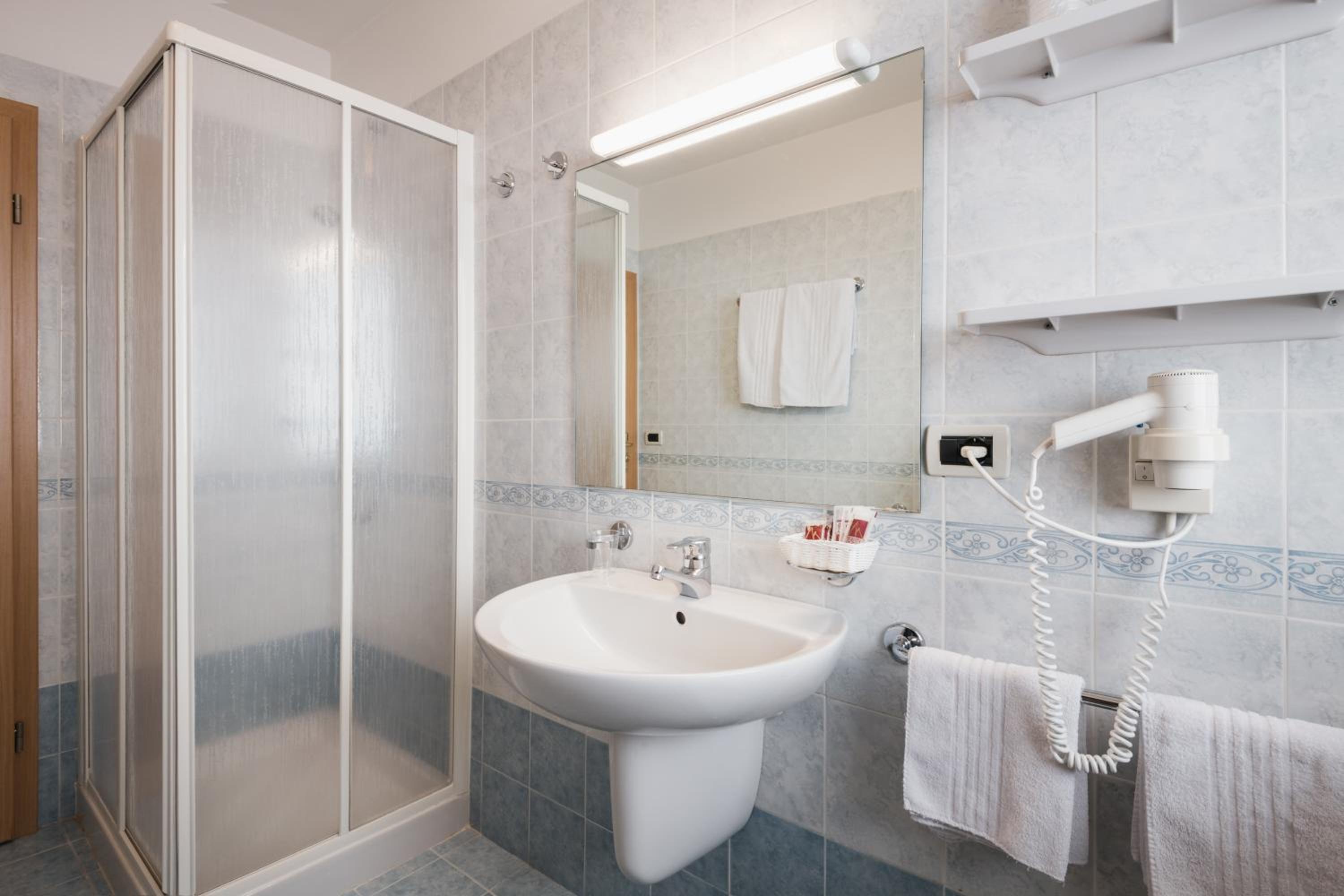 Double Room - Photo 3