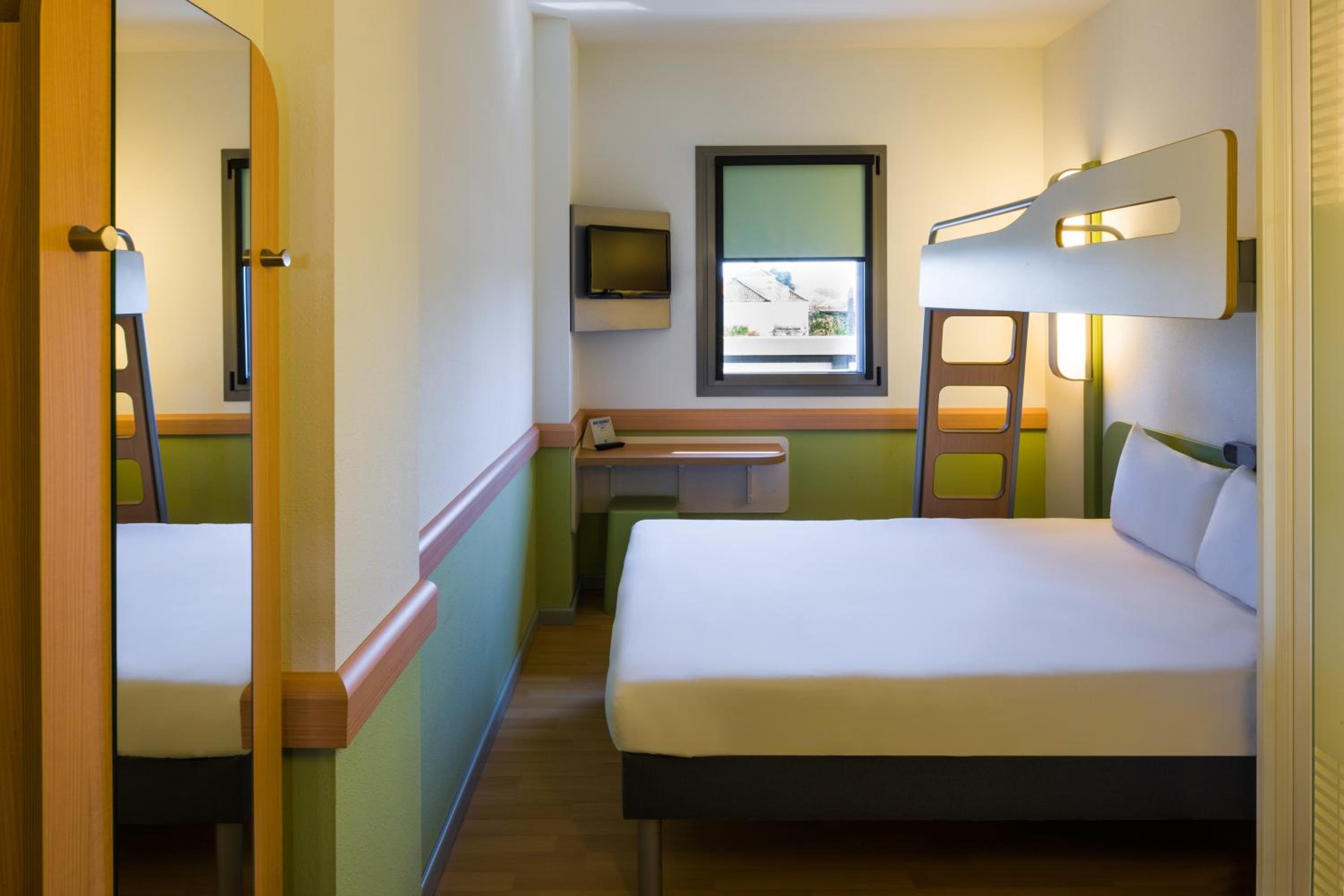 Standard Double Room - Photo 6