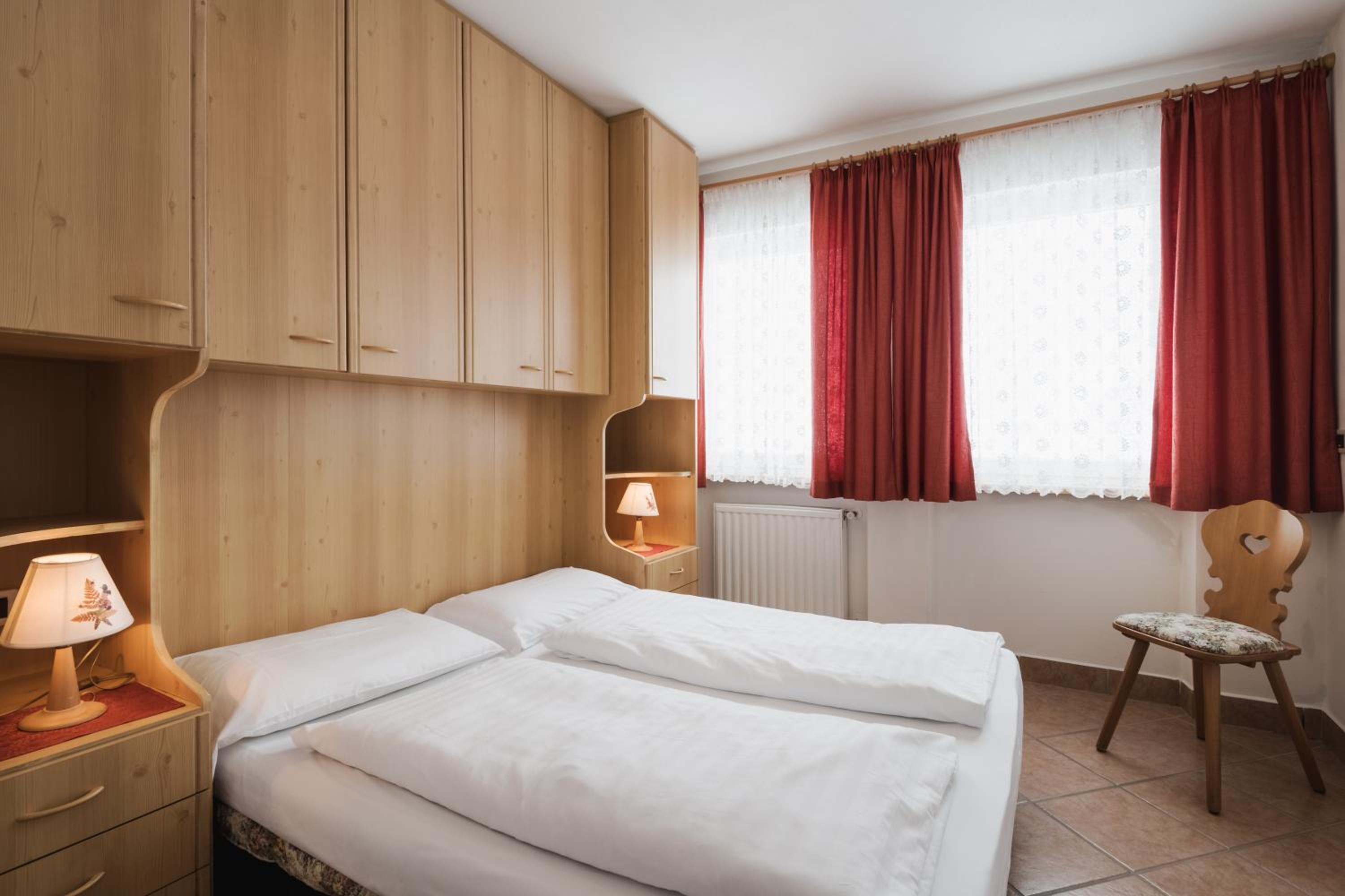 Two-Bedroom Apartment (7 Adults) photo 3