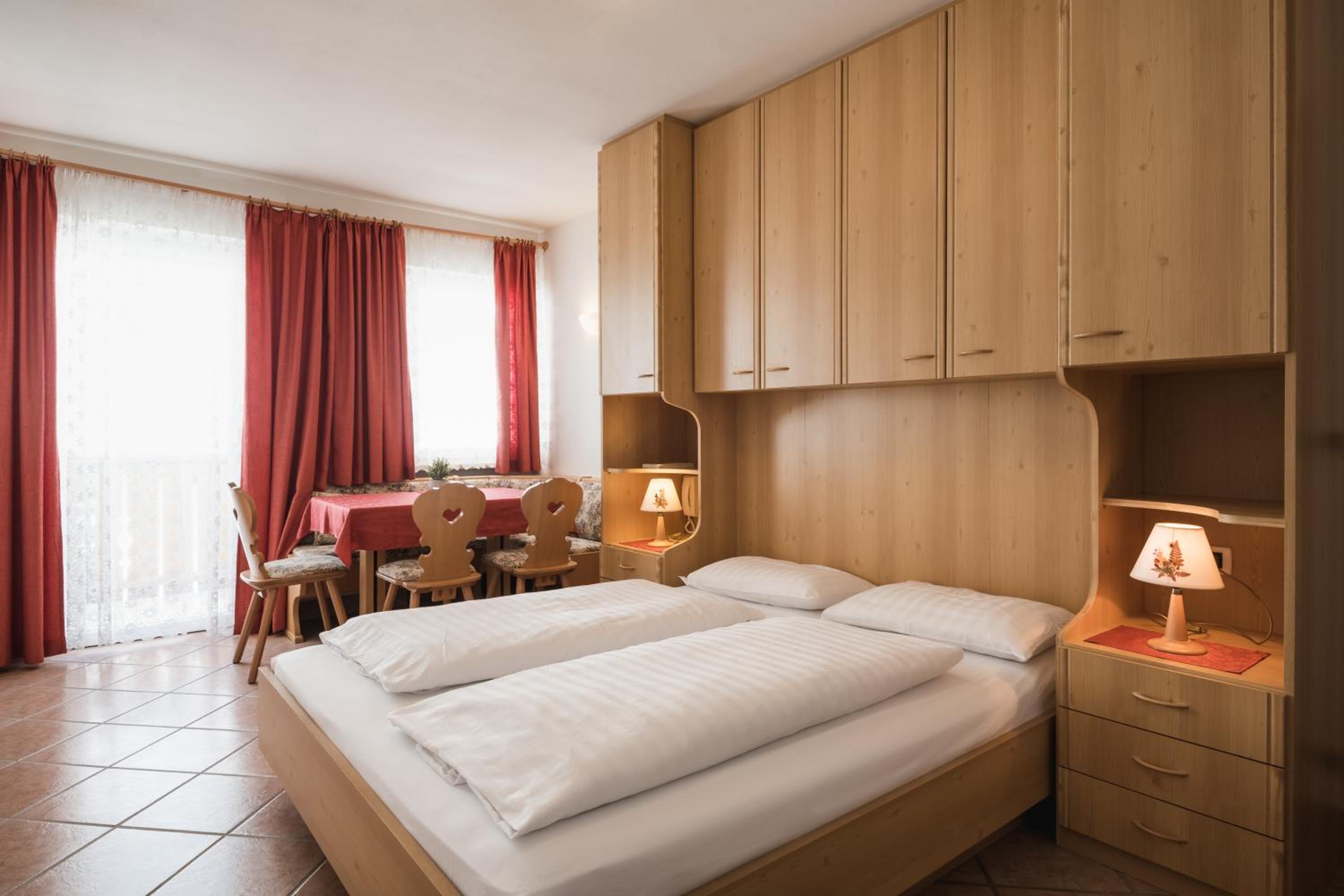 Large Two-Bedroom Apartment (7 adults) photo 1
