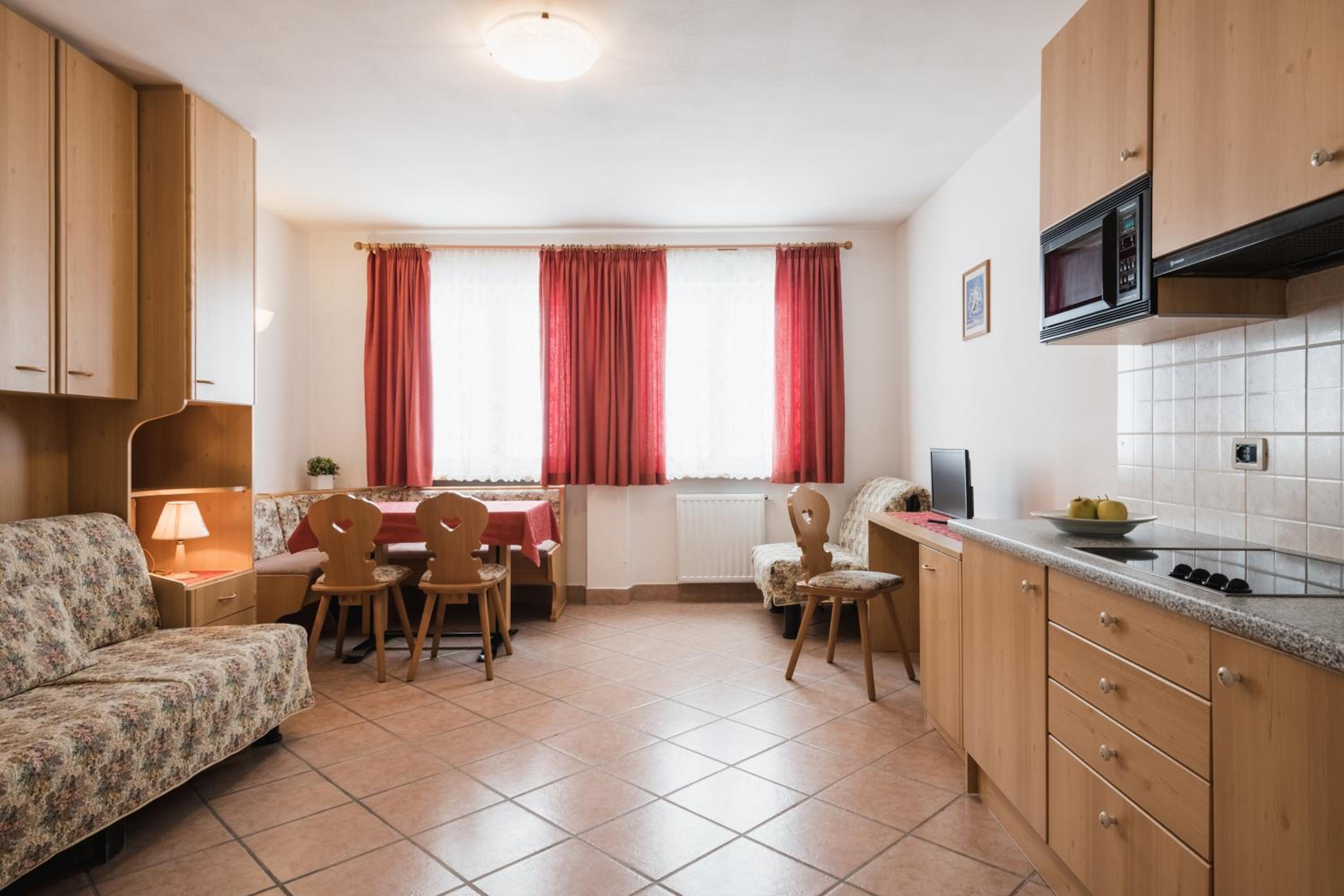 Large Two-Bedroom Apartment (7 adults) photo 3