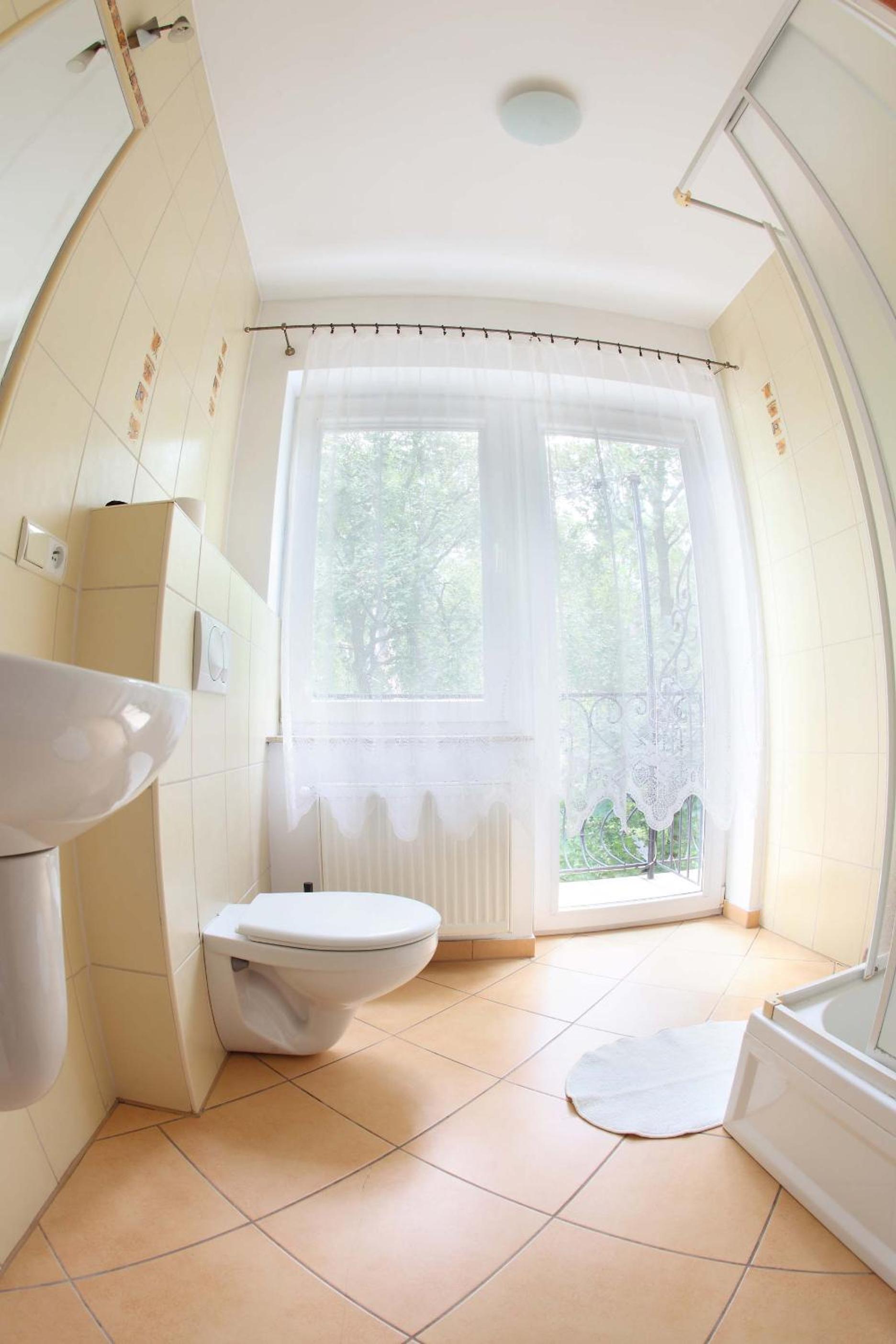 Double Room with Balcony - Photo 6