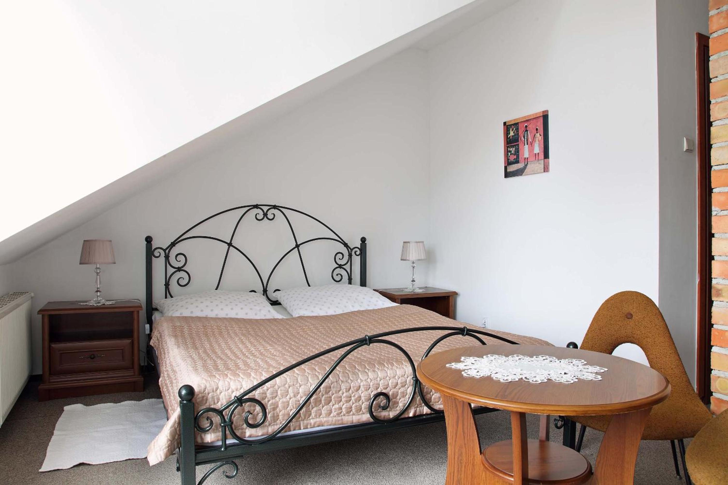Double Room with Balcony - Photo 5