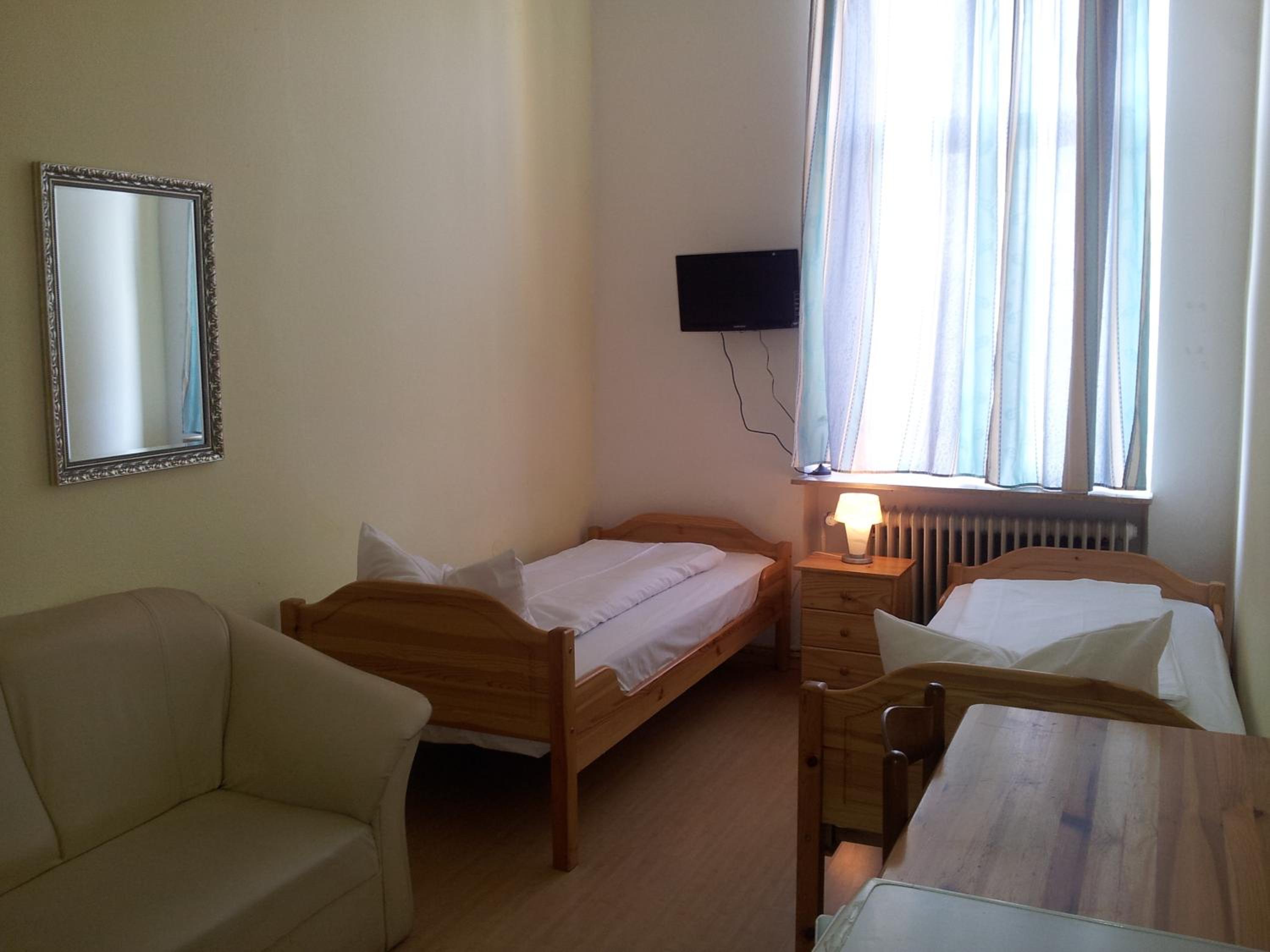 Twin Room - Photo 1