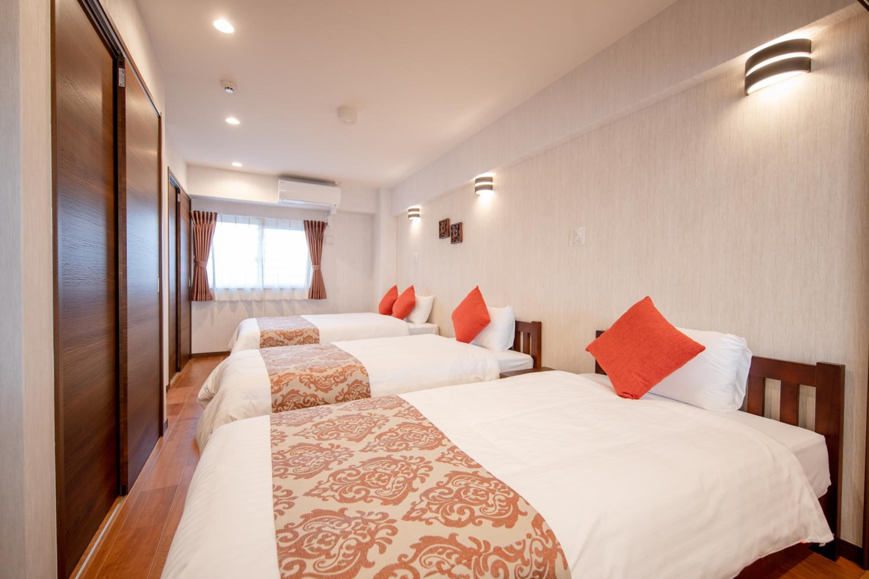 One-Bedroom Apartment - Photo 9