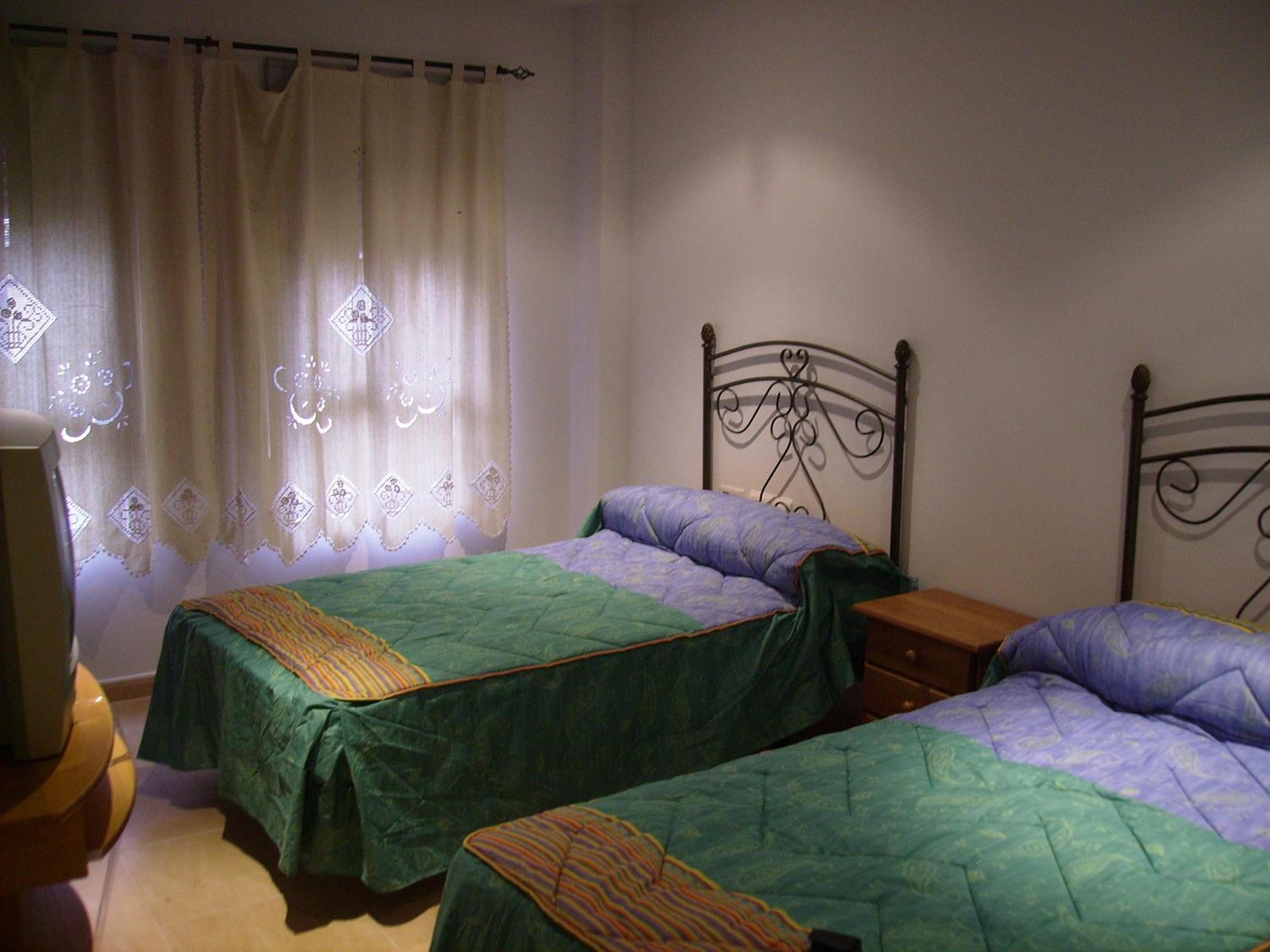 Double or Twin Room - Photo 9