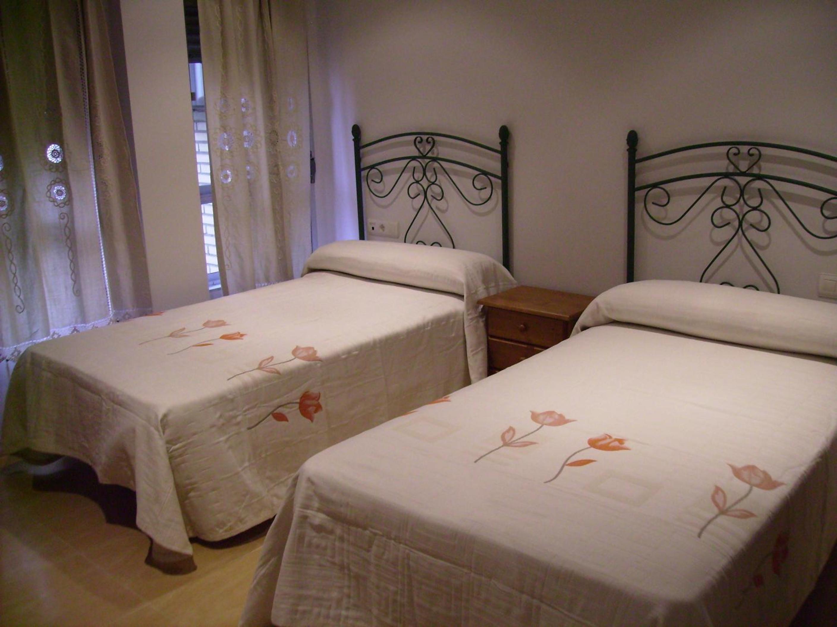 Double or Twin Room - Photo 8