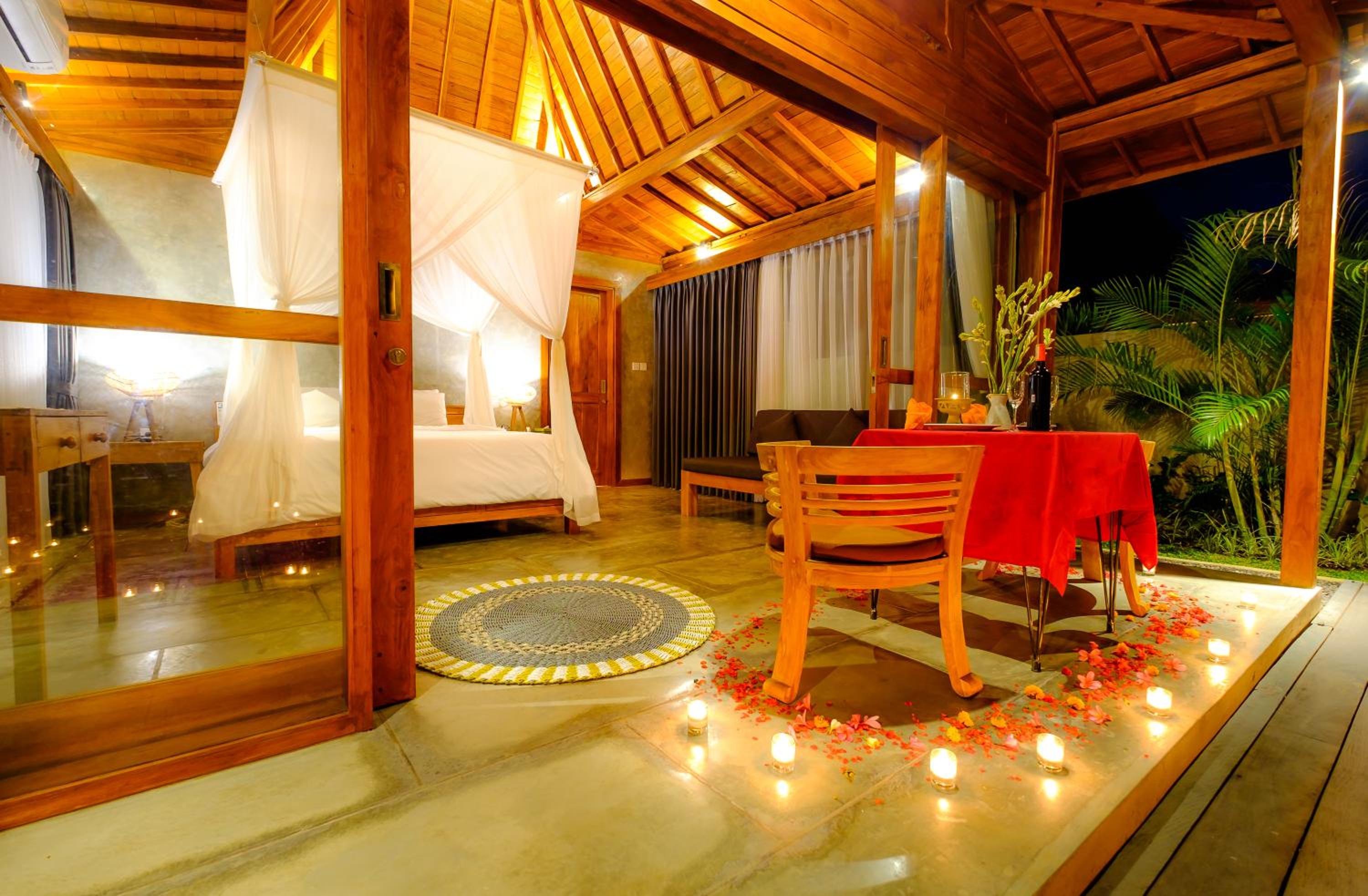 Villa with Private Pool - Photo 13