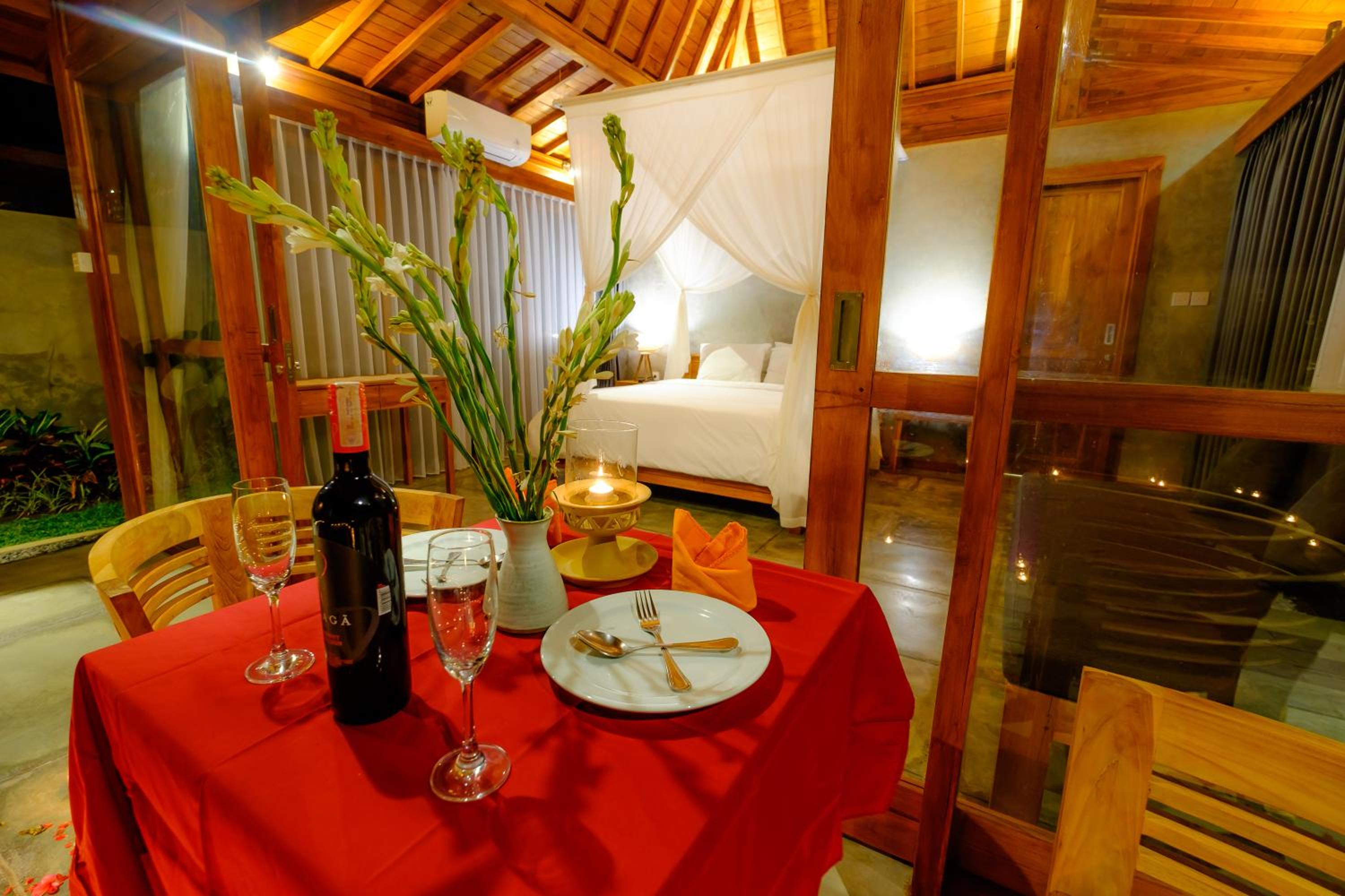 Villa with Private Pool - Photo 11