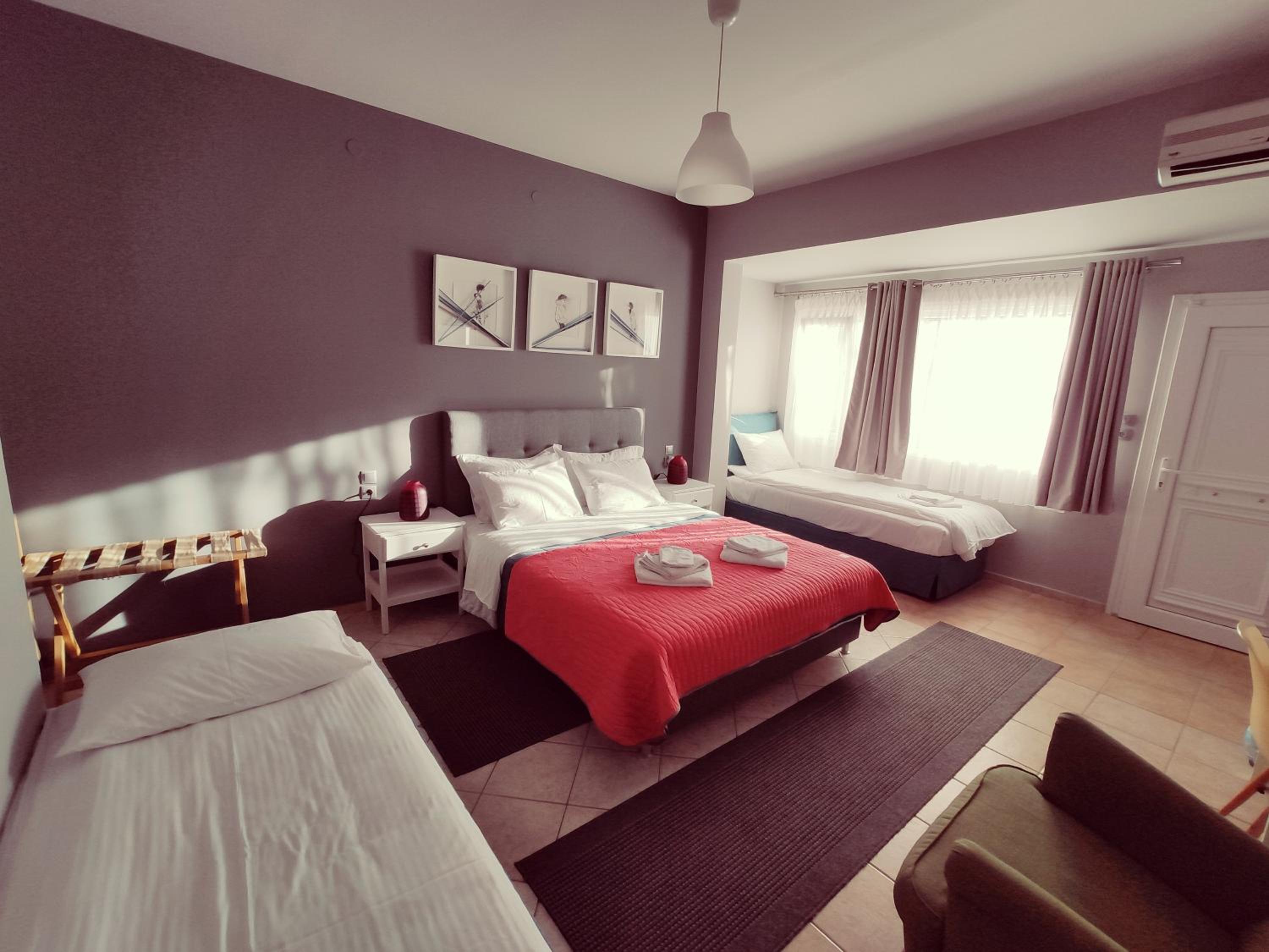 Deluxe Family Room photo 1