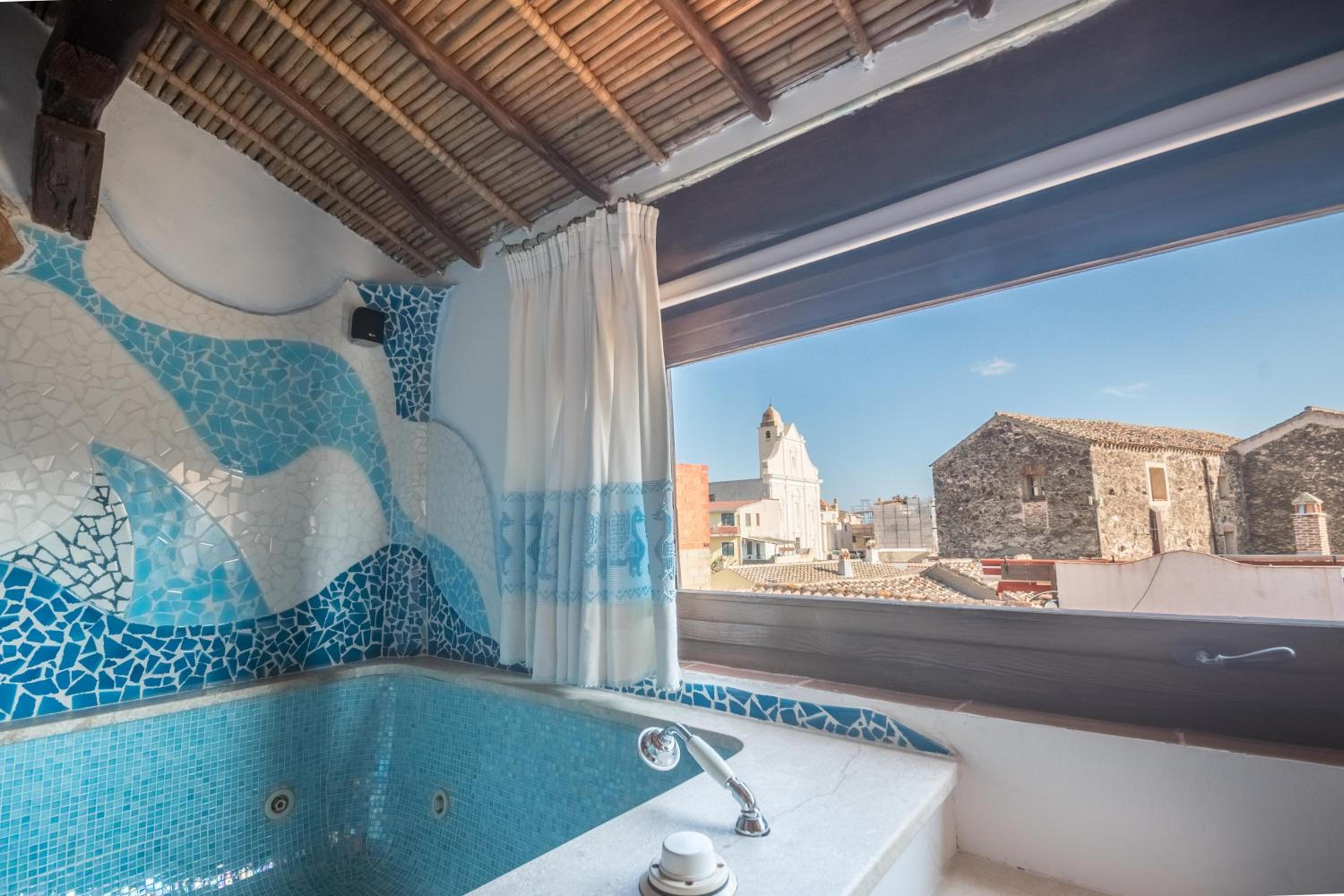 Luxury Suite photo 3