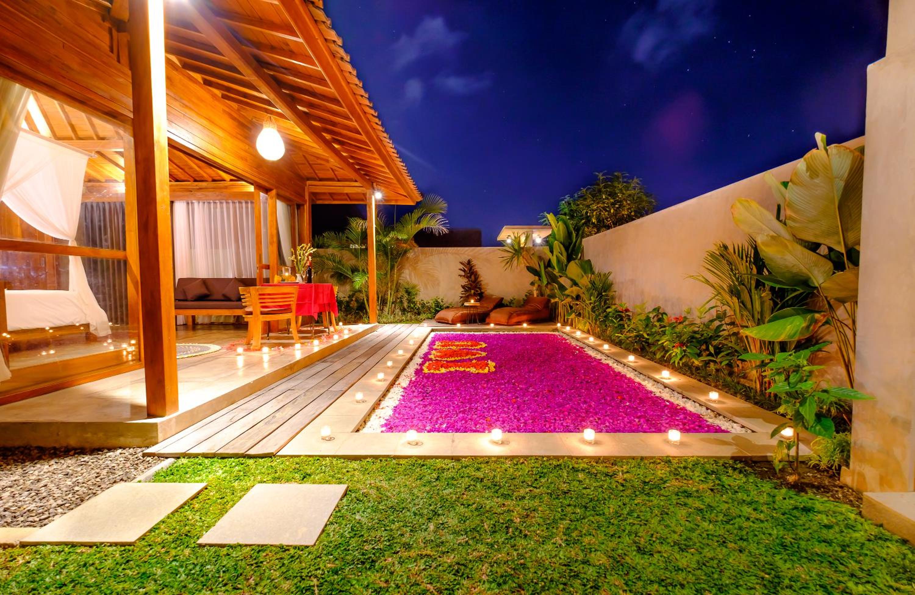Villa with Private Pool - Photo 2
