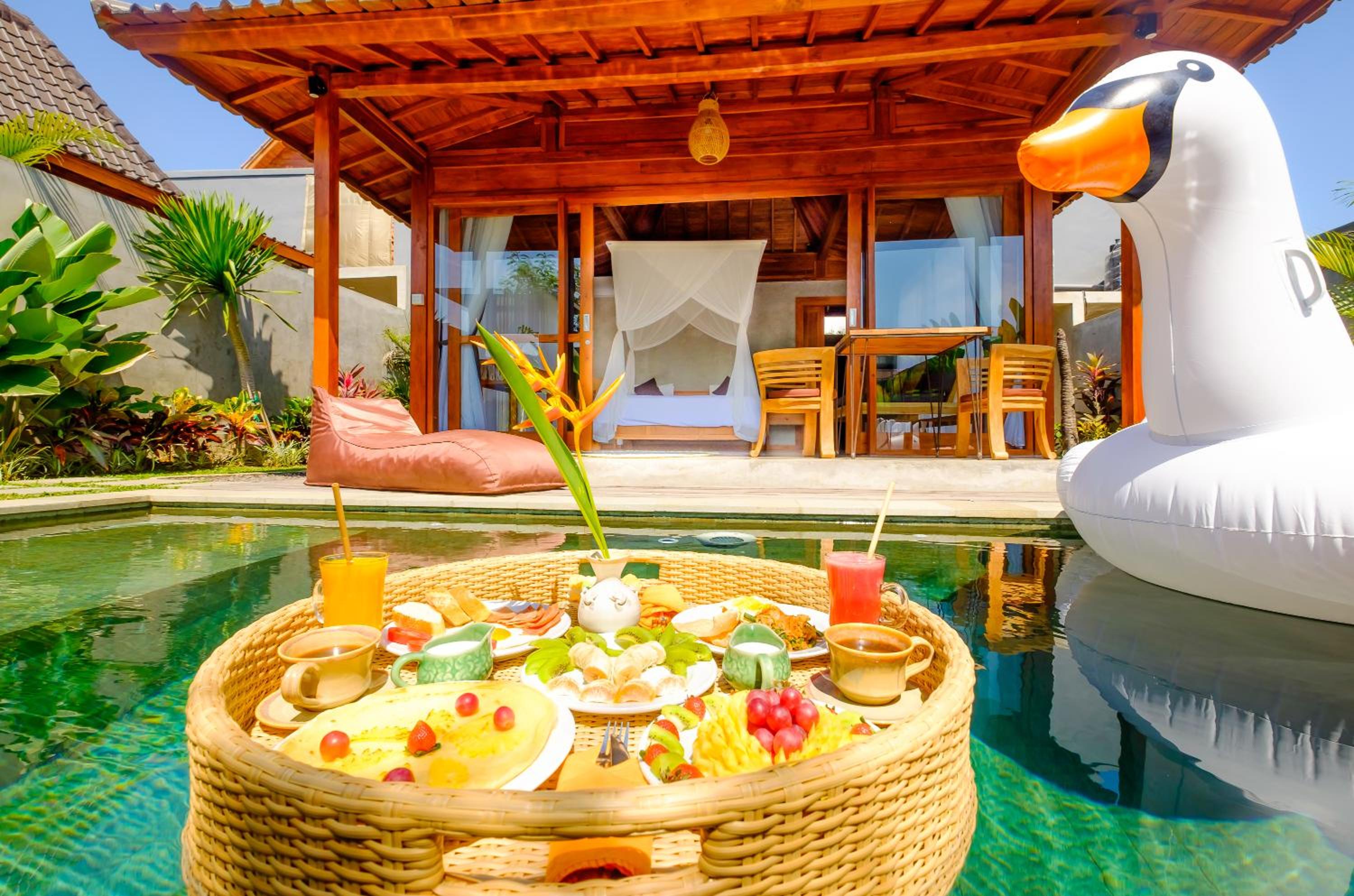 Villa with Private Pool - Photo 25