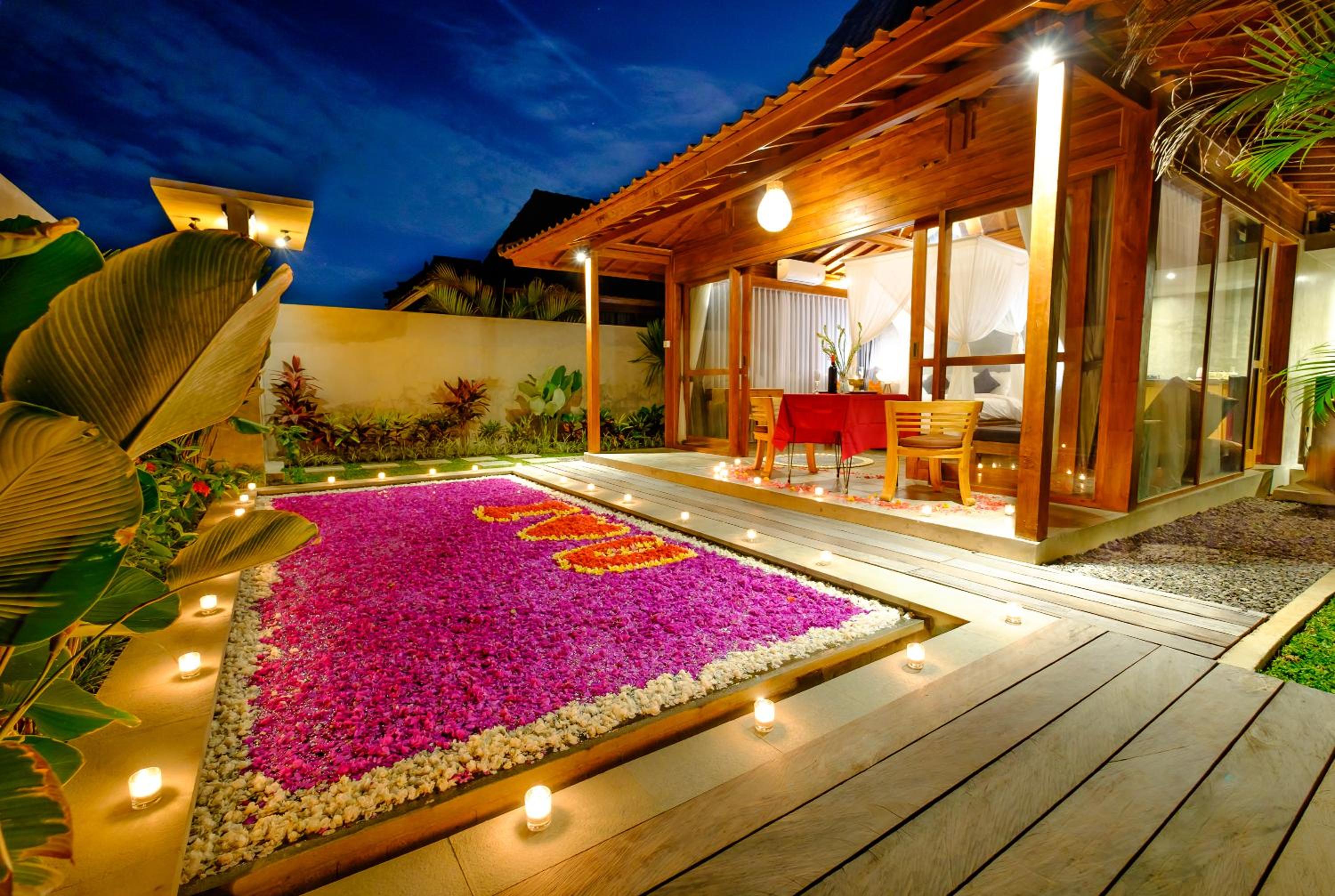 Villa with Private Pool - Photo 18