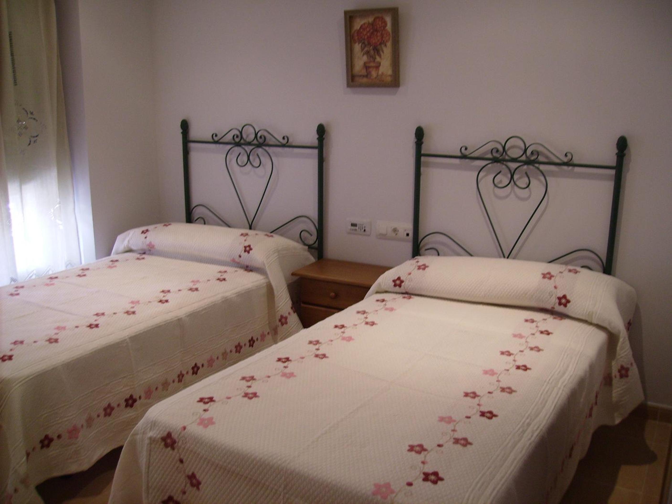 Double or Twin Room - Photo 10