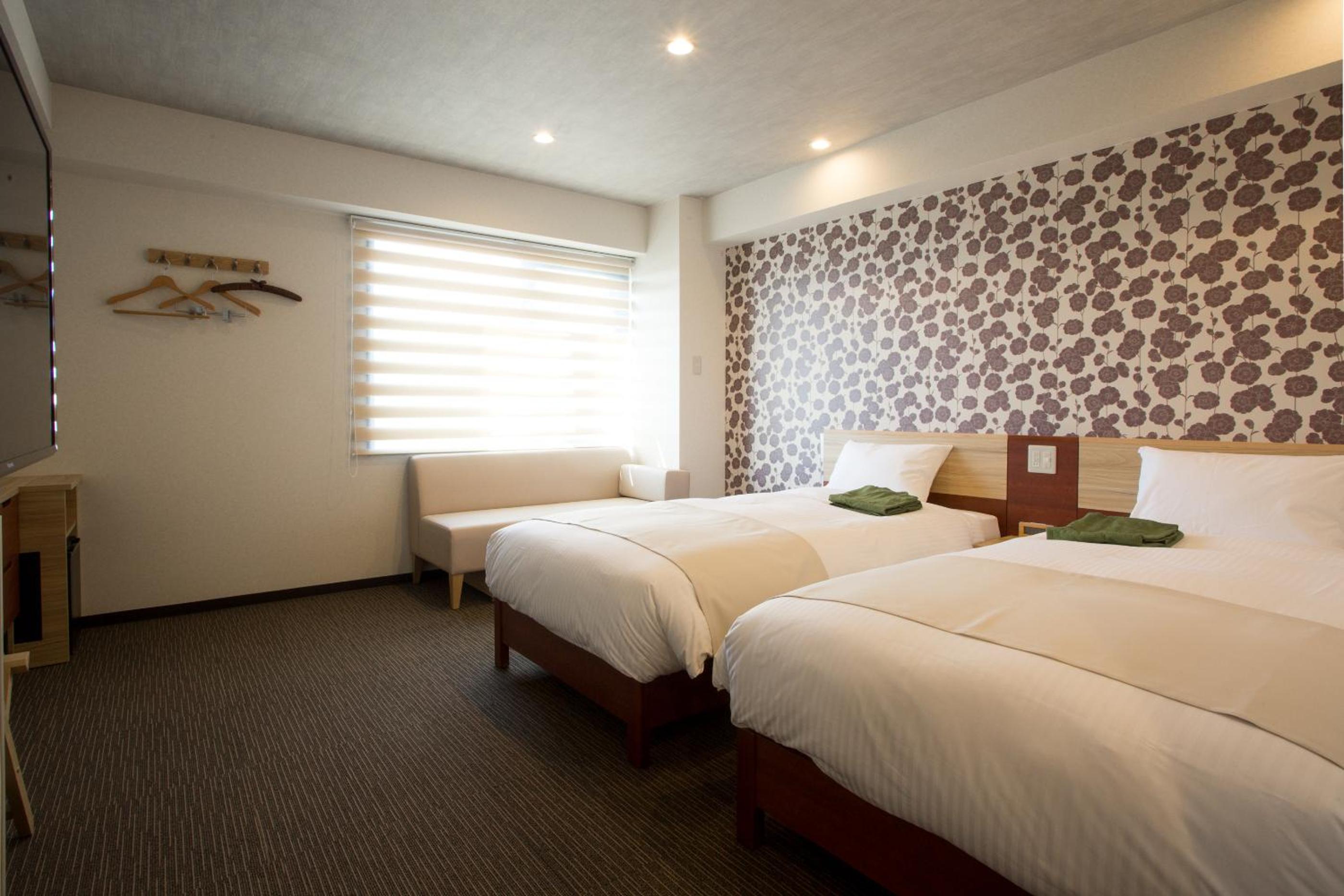 Standard Twin Room - Photo 11