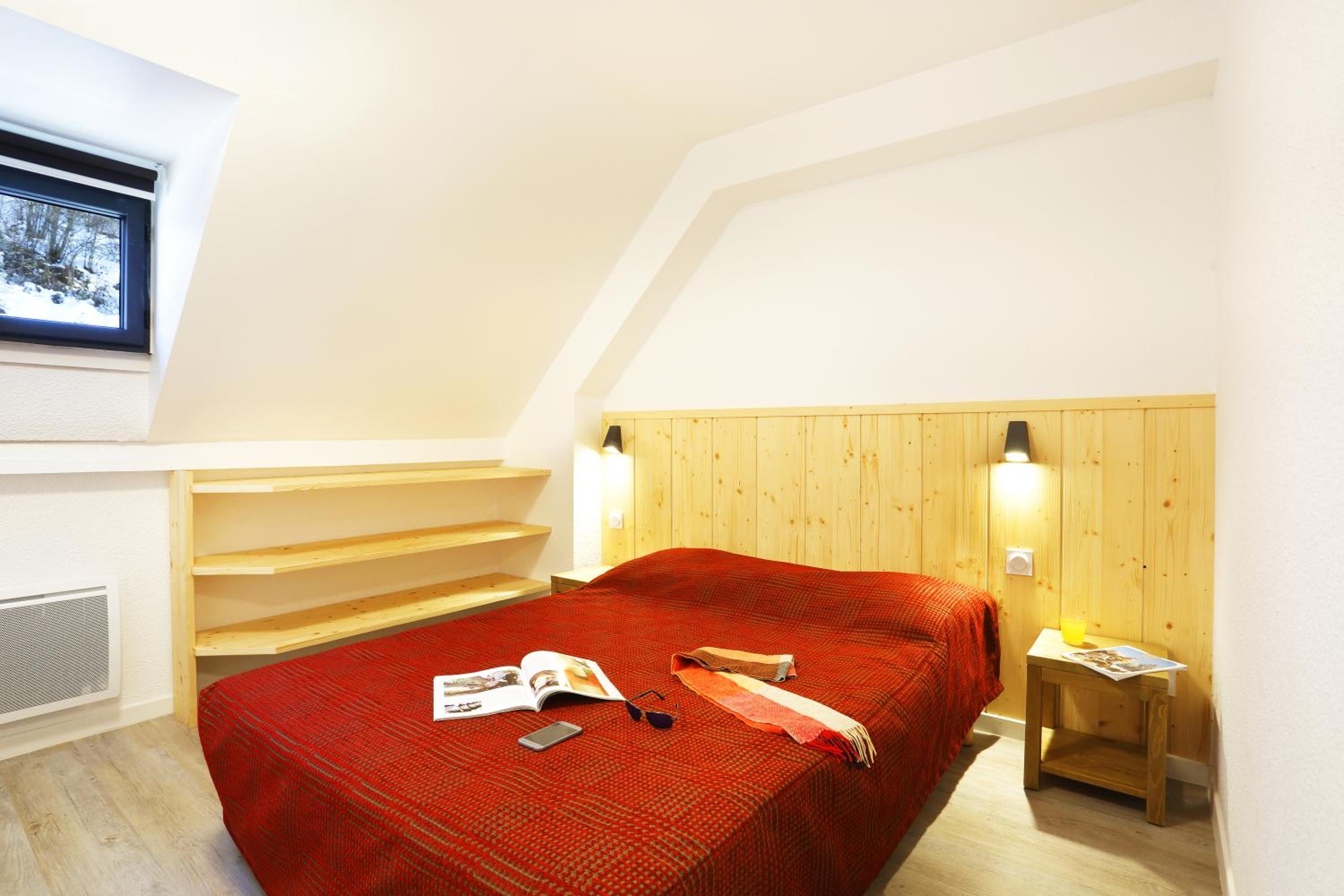 One-Bedroom Apartment (5 Adults) photo 2