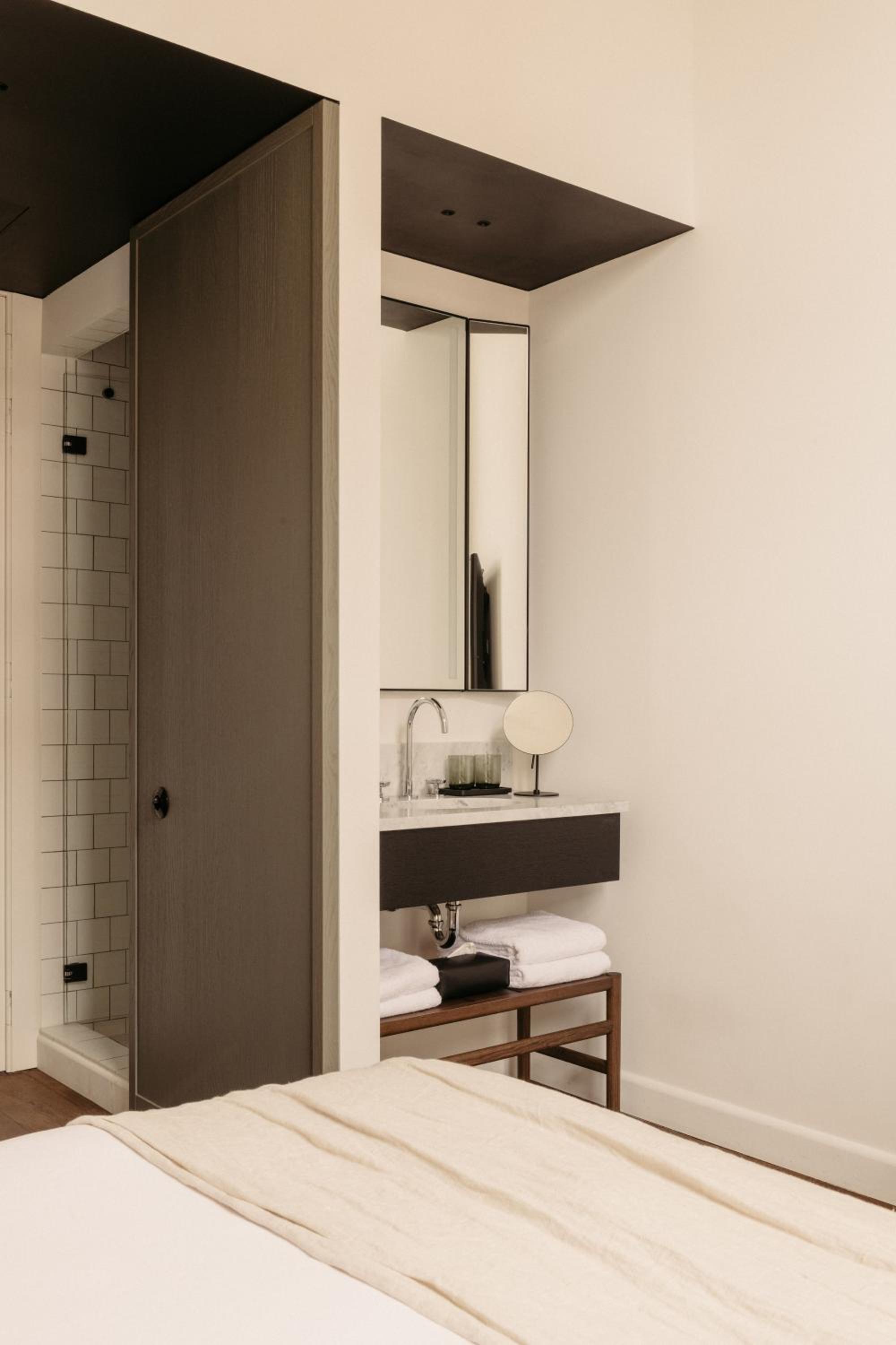 Small Double Room - Photo 4