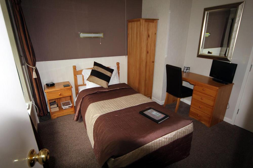 Single Room photo 2